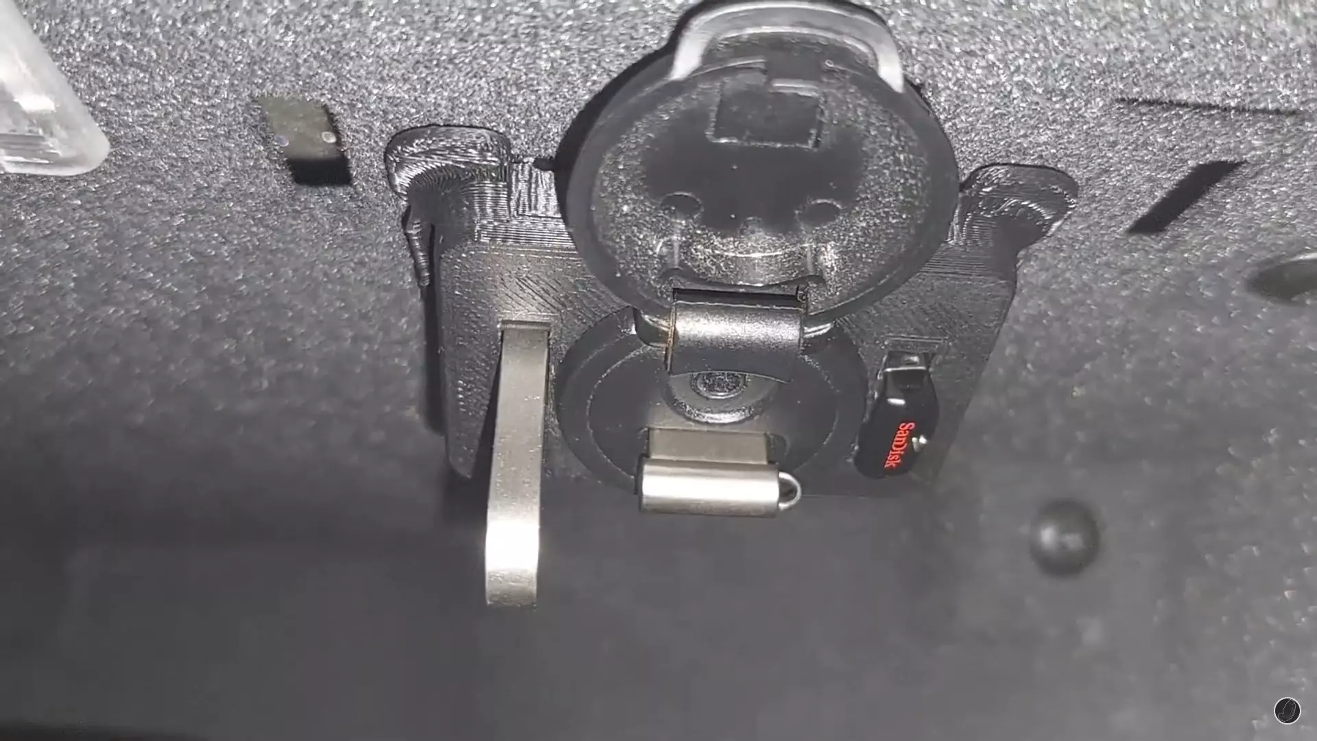 Mounting for USB-AUX Port in Citroen C5 X7 Free 3D print model_0