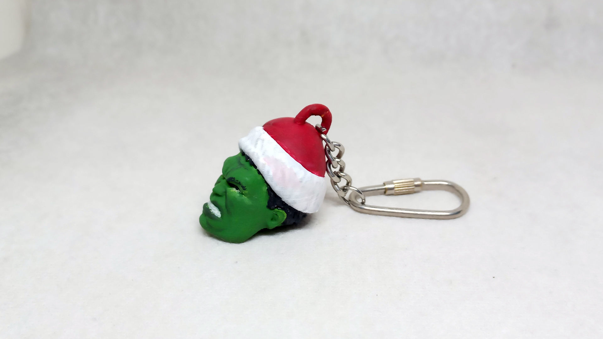 santa Hulk keychain  3D print model_4
