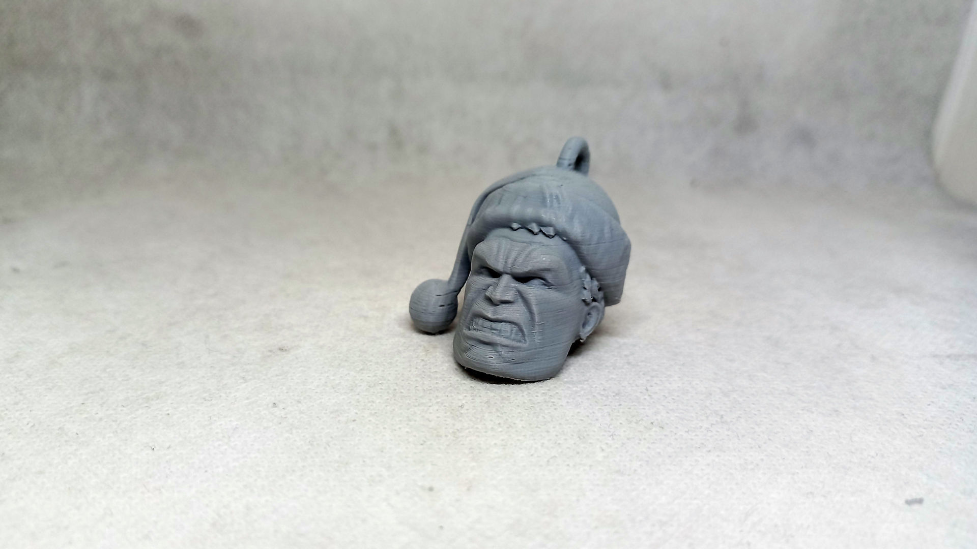 santa Hulk keychain  3D print model_13