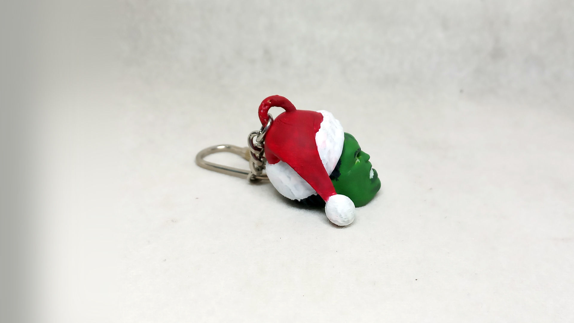 santa Hulk keychain  3D print model_6