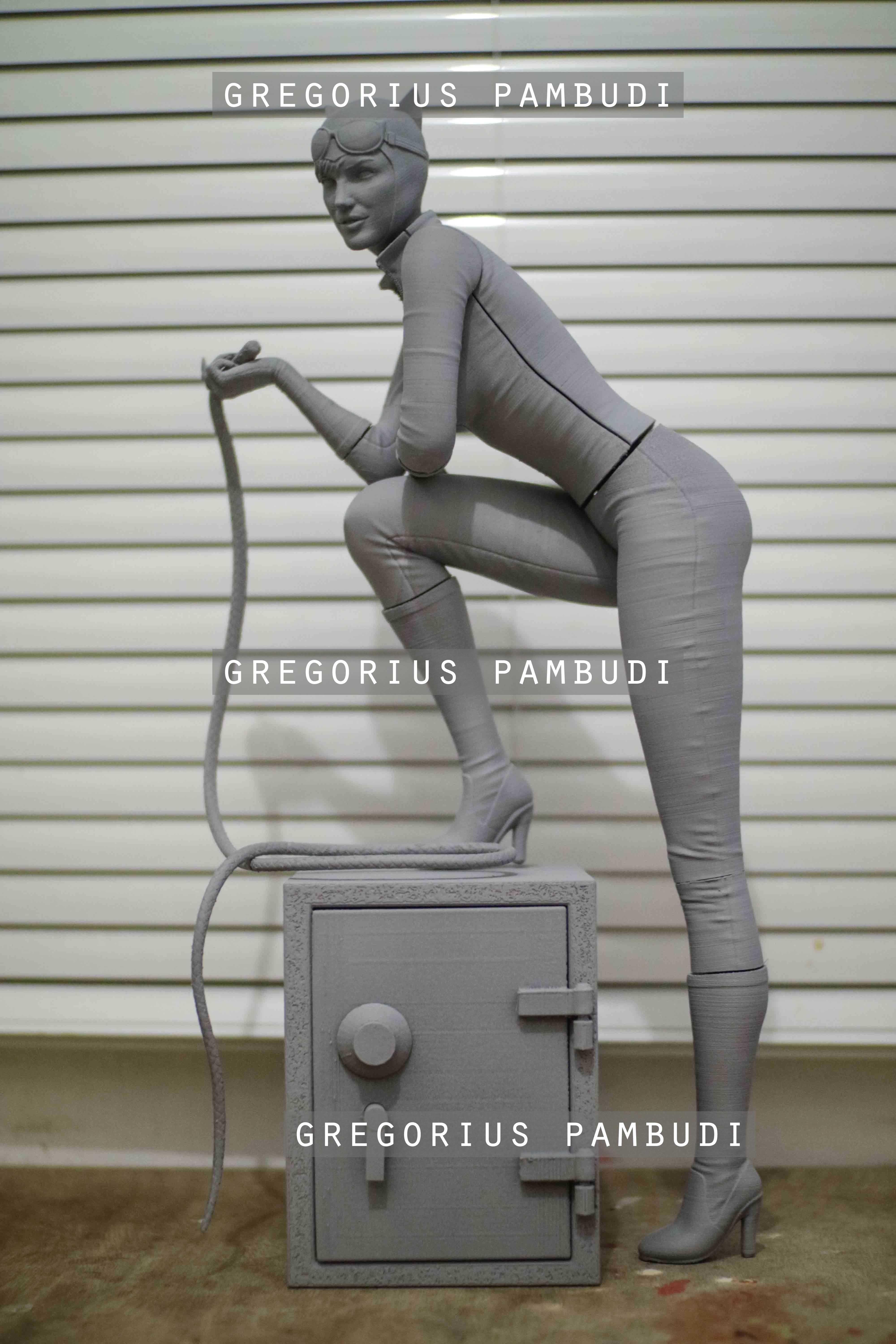 Catwoman Fan Art Statue 3d Printable 3D print model_38