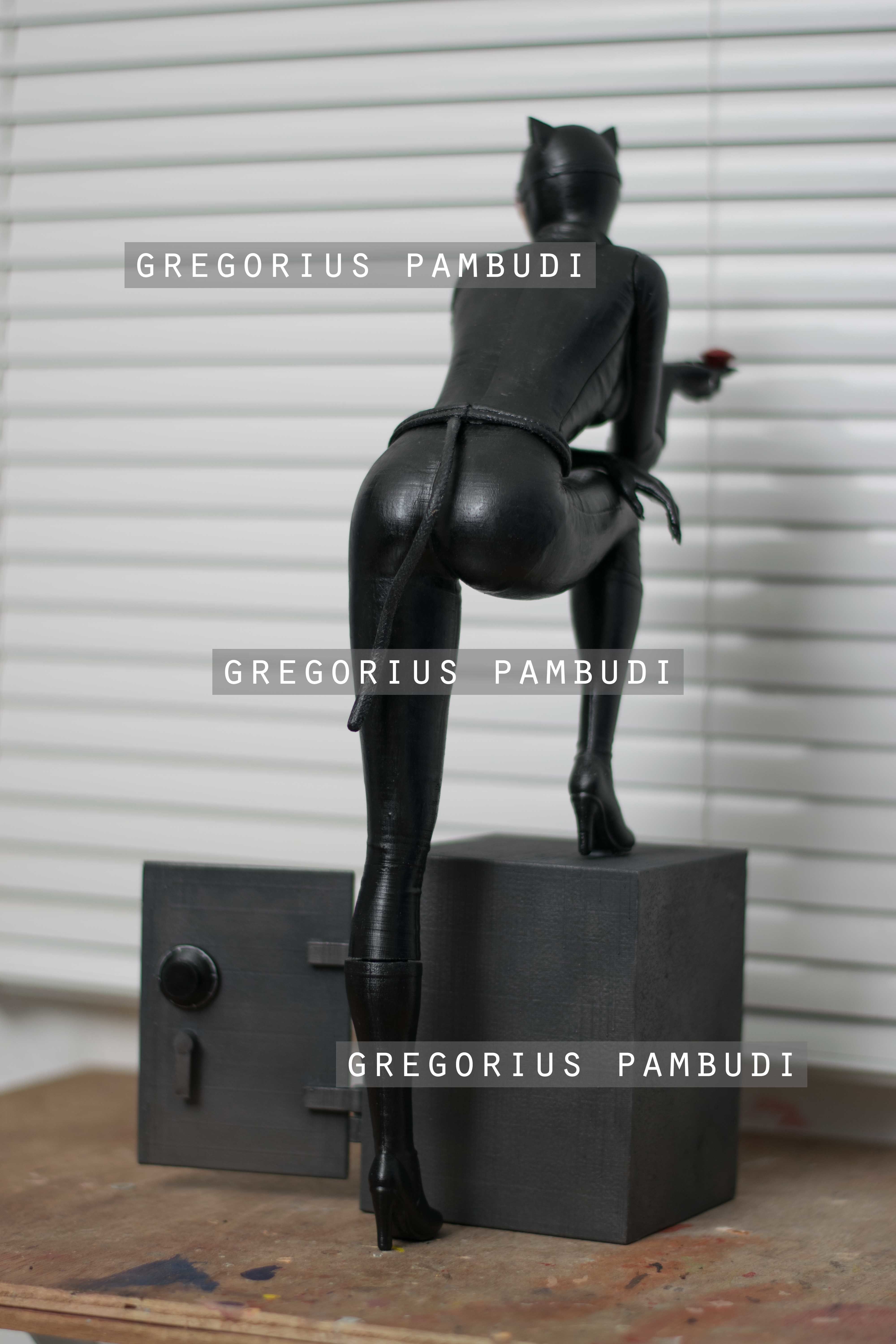 Catwoman Fan Art Statue 3d Printable 3D print model_11