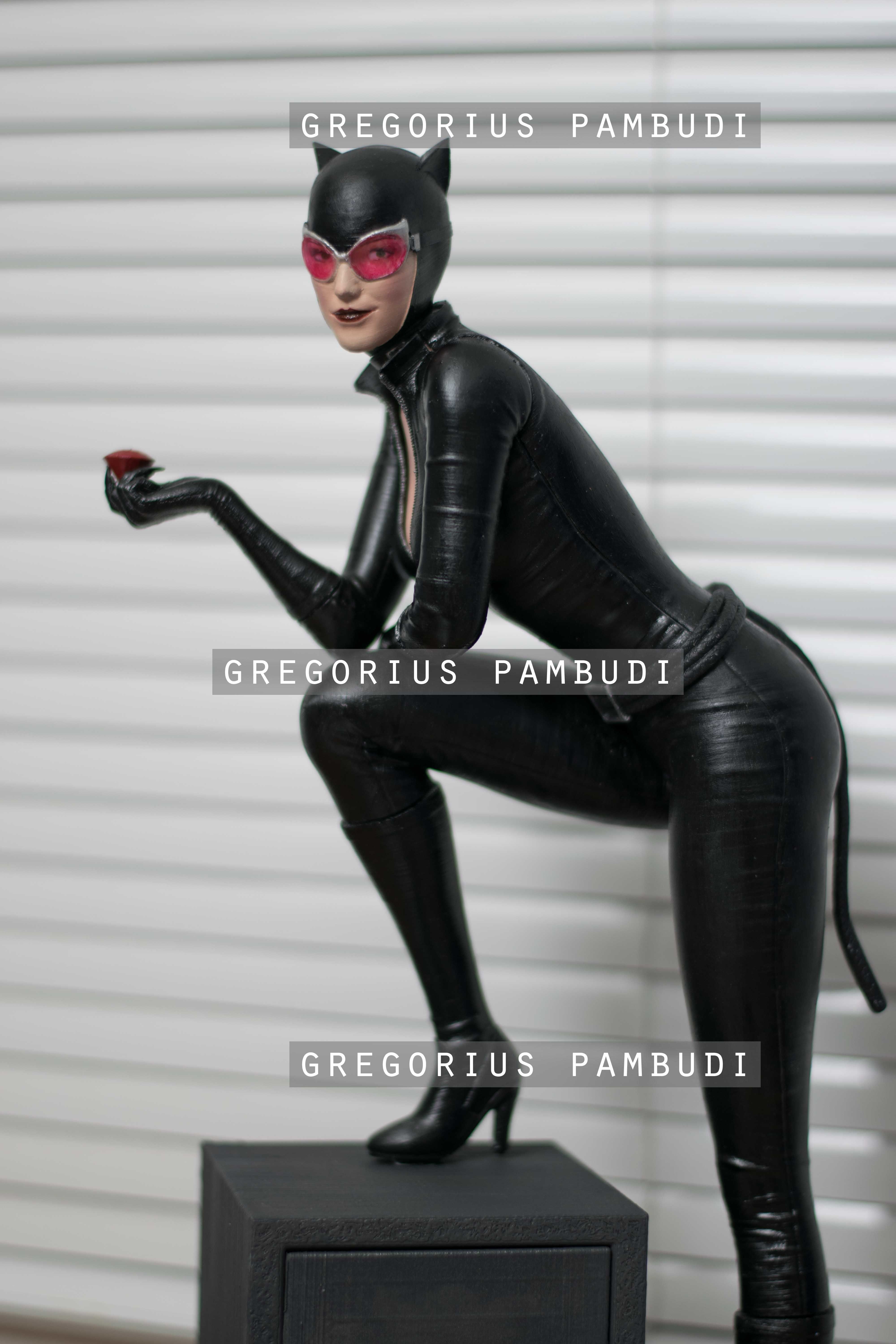 Catwoman Fan Art Statue 3d Printable 3D print model_8