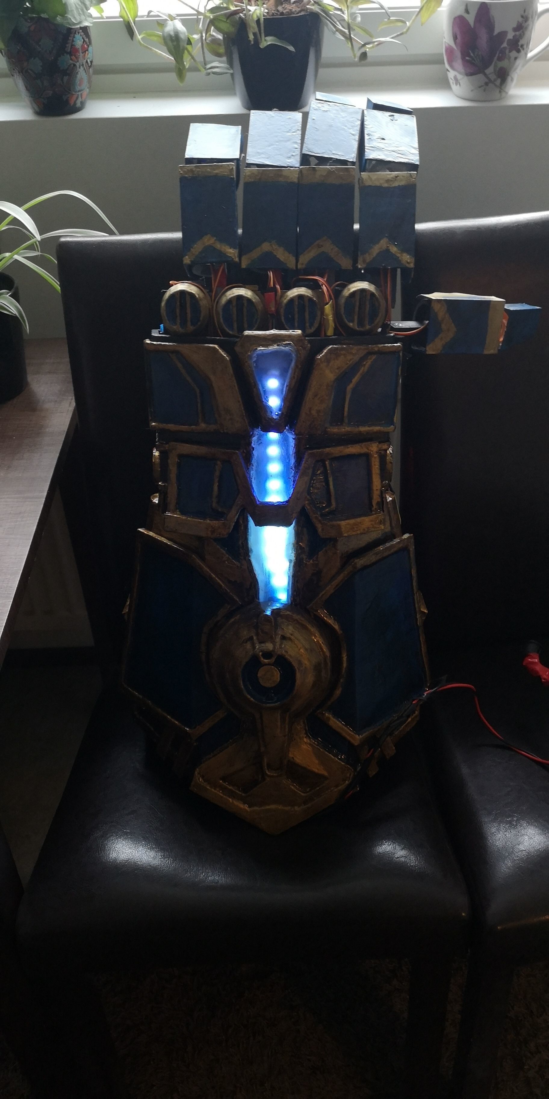 League of Legends Vi Atlas gauntlet prop or cosplay Free 3D print model_7
