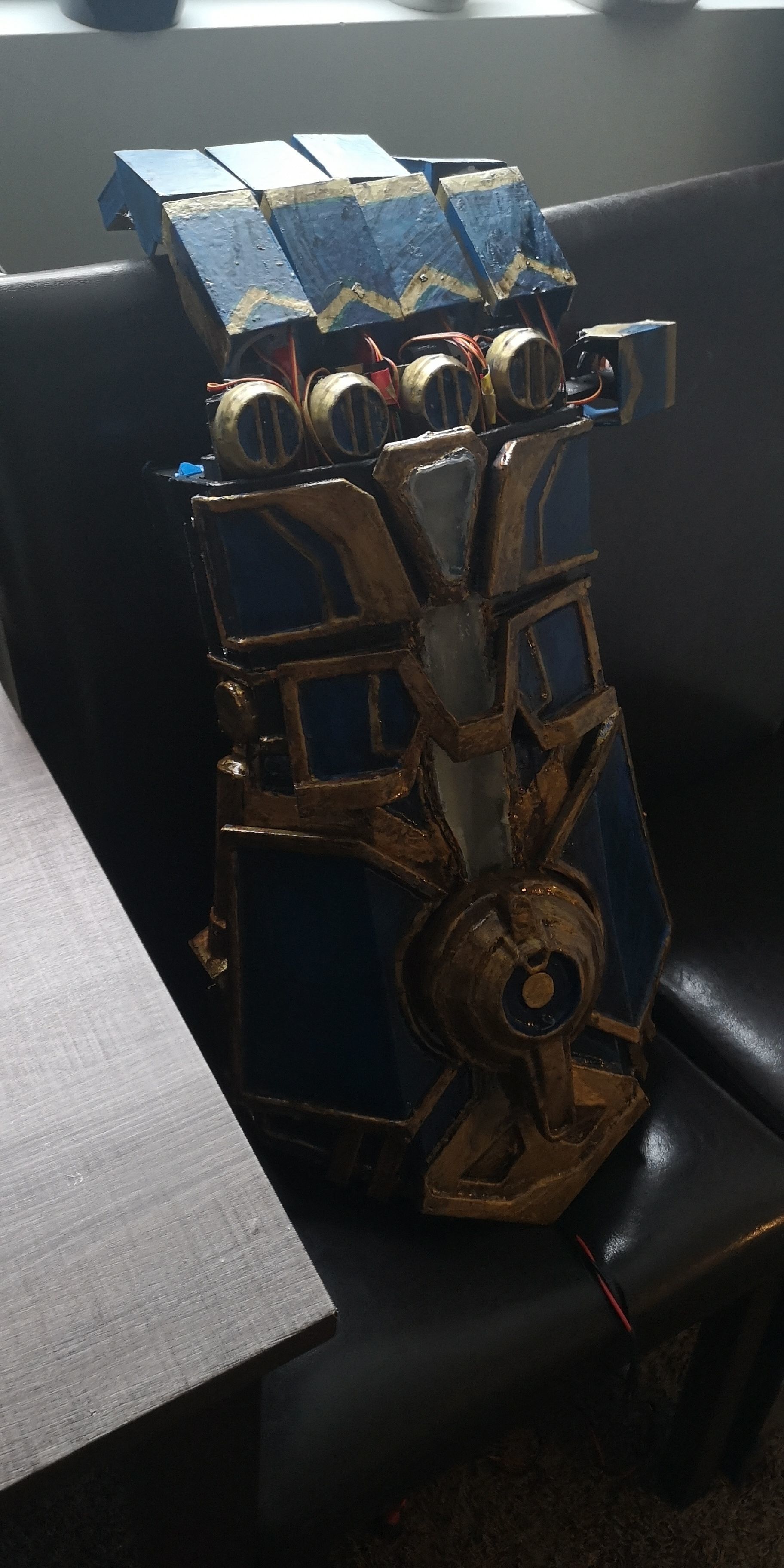 League of Legends Vi Atlas gauntlet prop or cosplay Free 3D print model_6