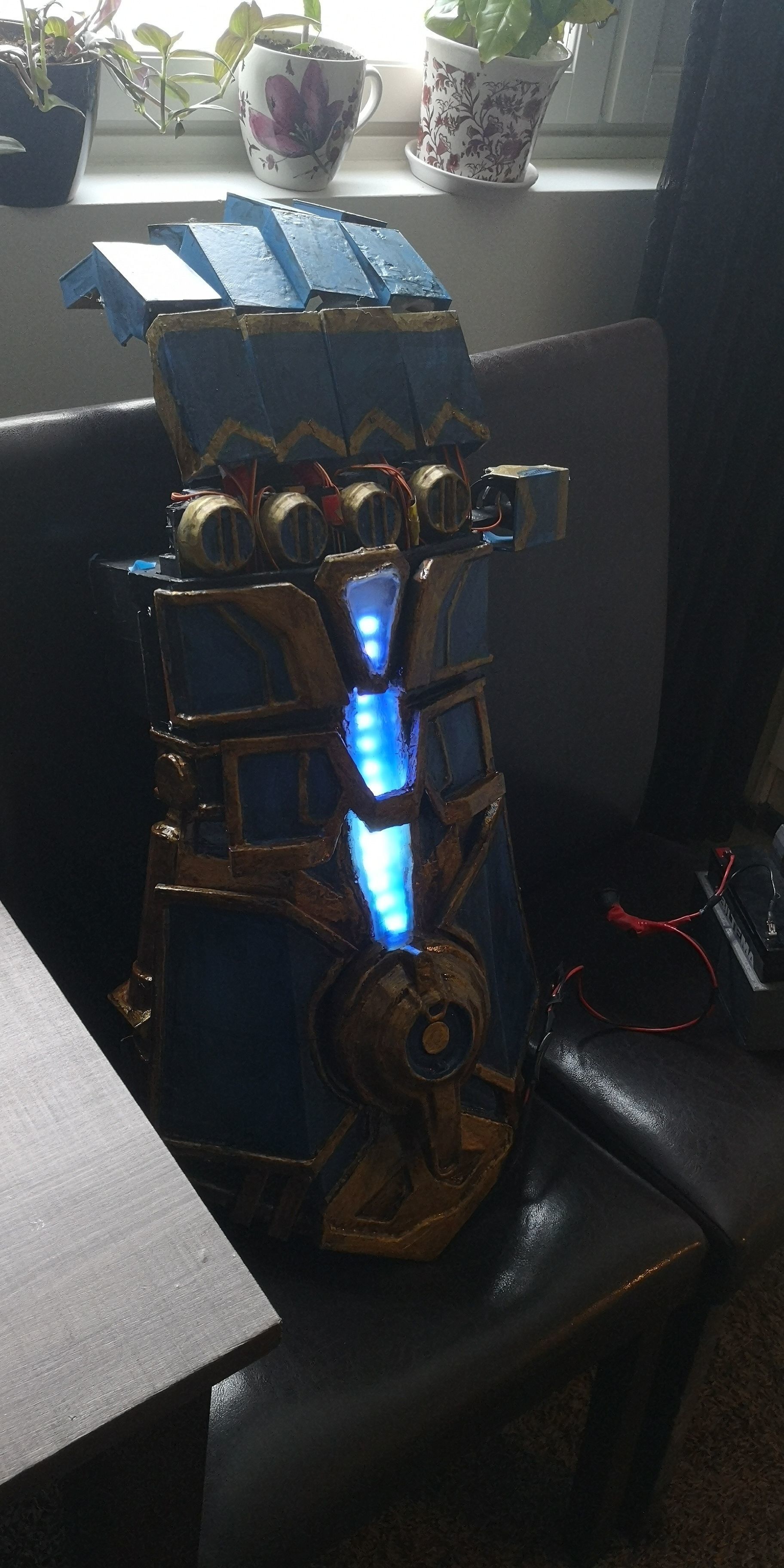 League of Legends Vi Atlas gauntlet prop or cosplay Free 3D print model_9