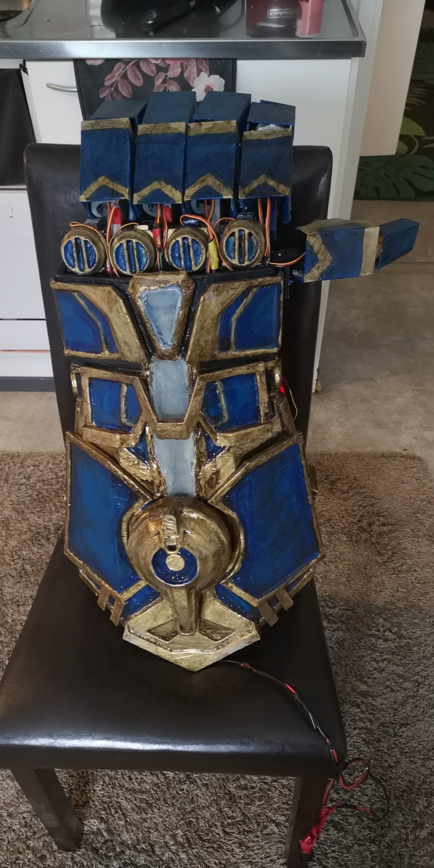 League of Legends Vi Atlas gauntlet prop or cosplay Free 3D print model_10