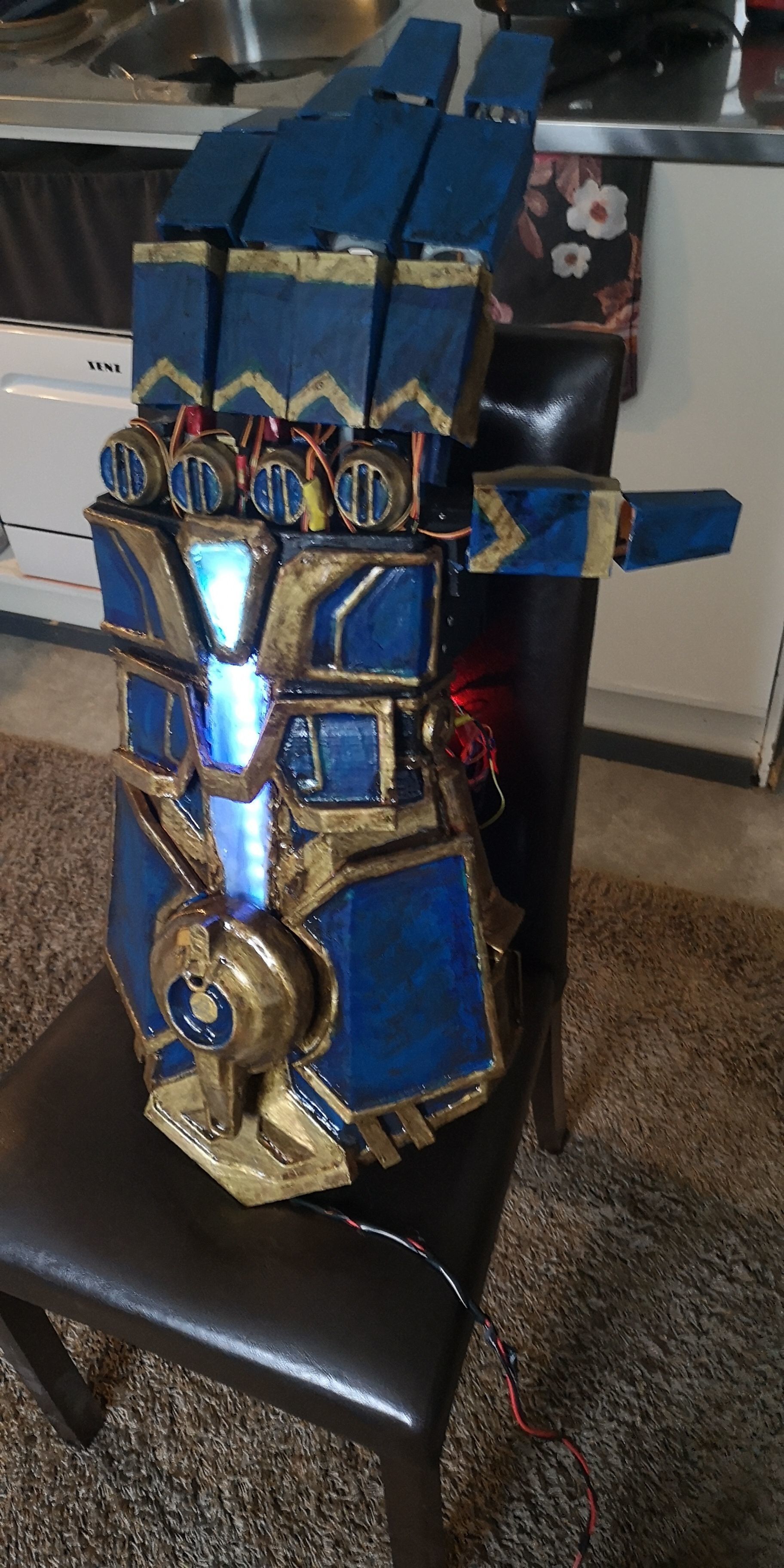 League of Legends Vi Atlas gauntlet prop or cosplay Free 3D print model_14