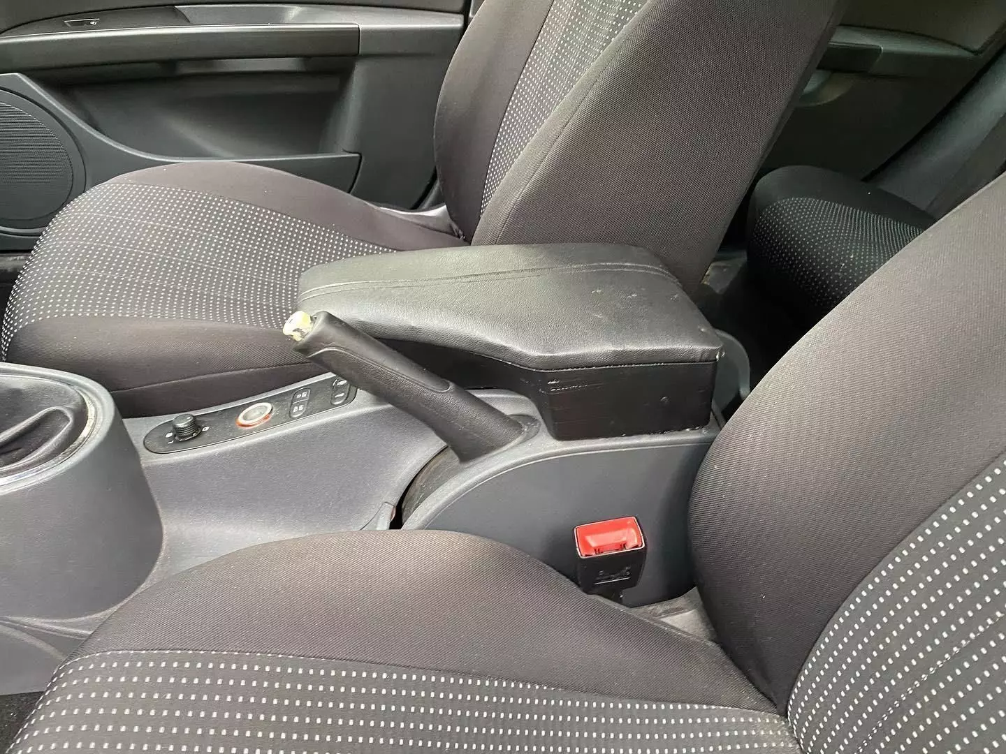 SEAT LEON ARMREST 3D print model_0