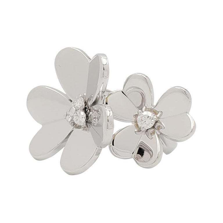 YD236 gold flower ring with diamonds 3D print model_18