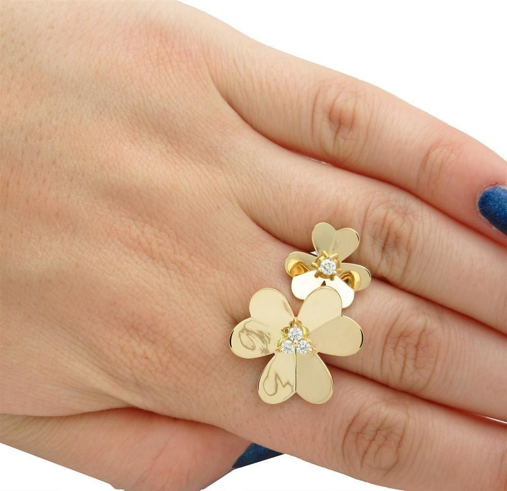 YD236 gold flower ring with diamonds 3D print model_1