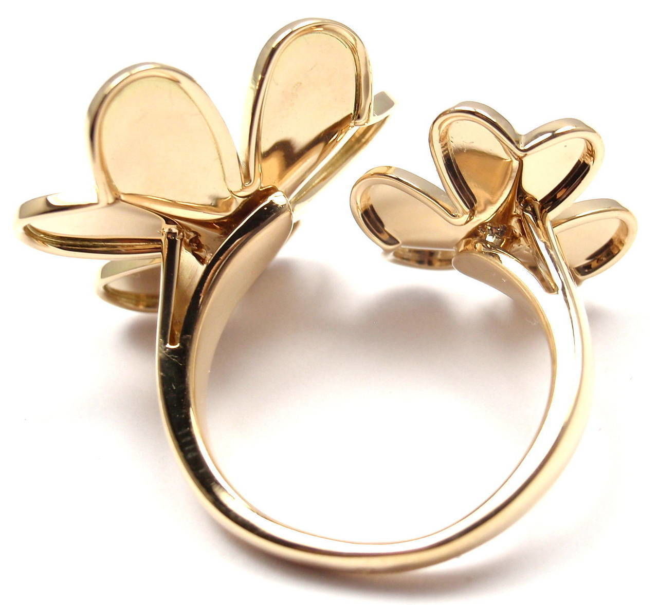 YD236 gold flower ring with diamonds 3D print model_14