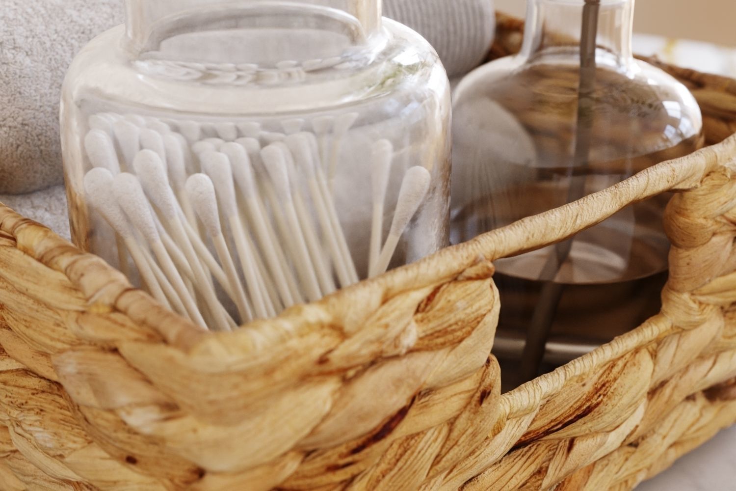 Set of bath accessories in a basket 3D model_8