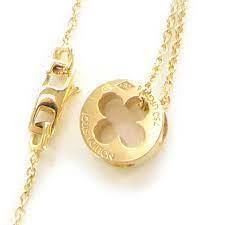 YD303 christian louboutin fleur de lis pendant 3D print model_5