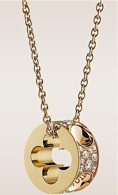 YD303 christian louboutin fleur de lis pendant 3D print model_2