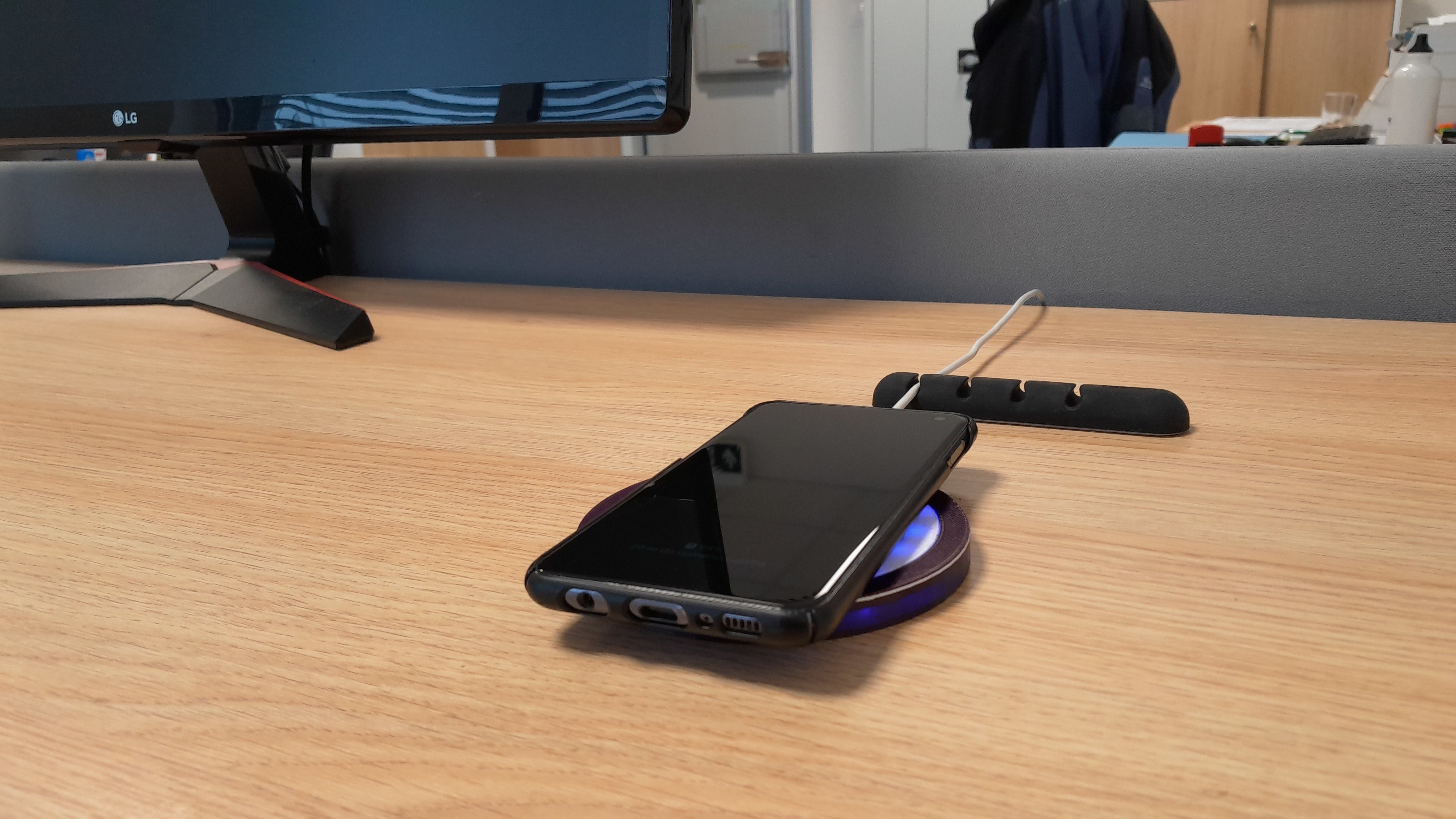 WIRELESS CHARGER for android and ios phones 3D print model_3