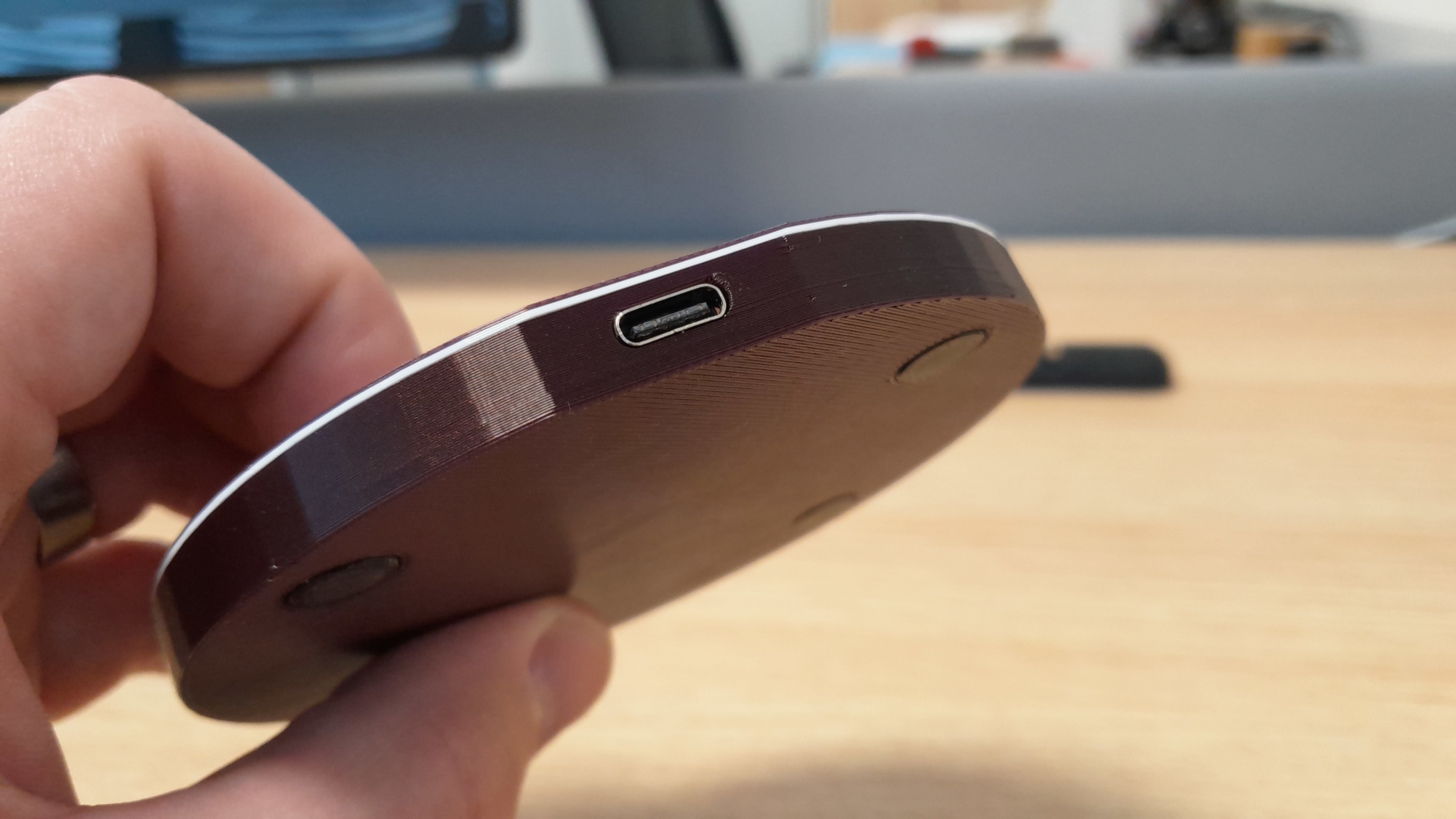 WIRELESS CHARGER for android and ios phones 3D print model_4