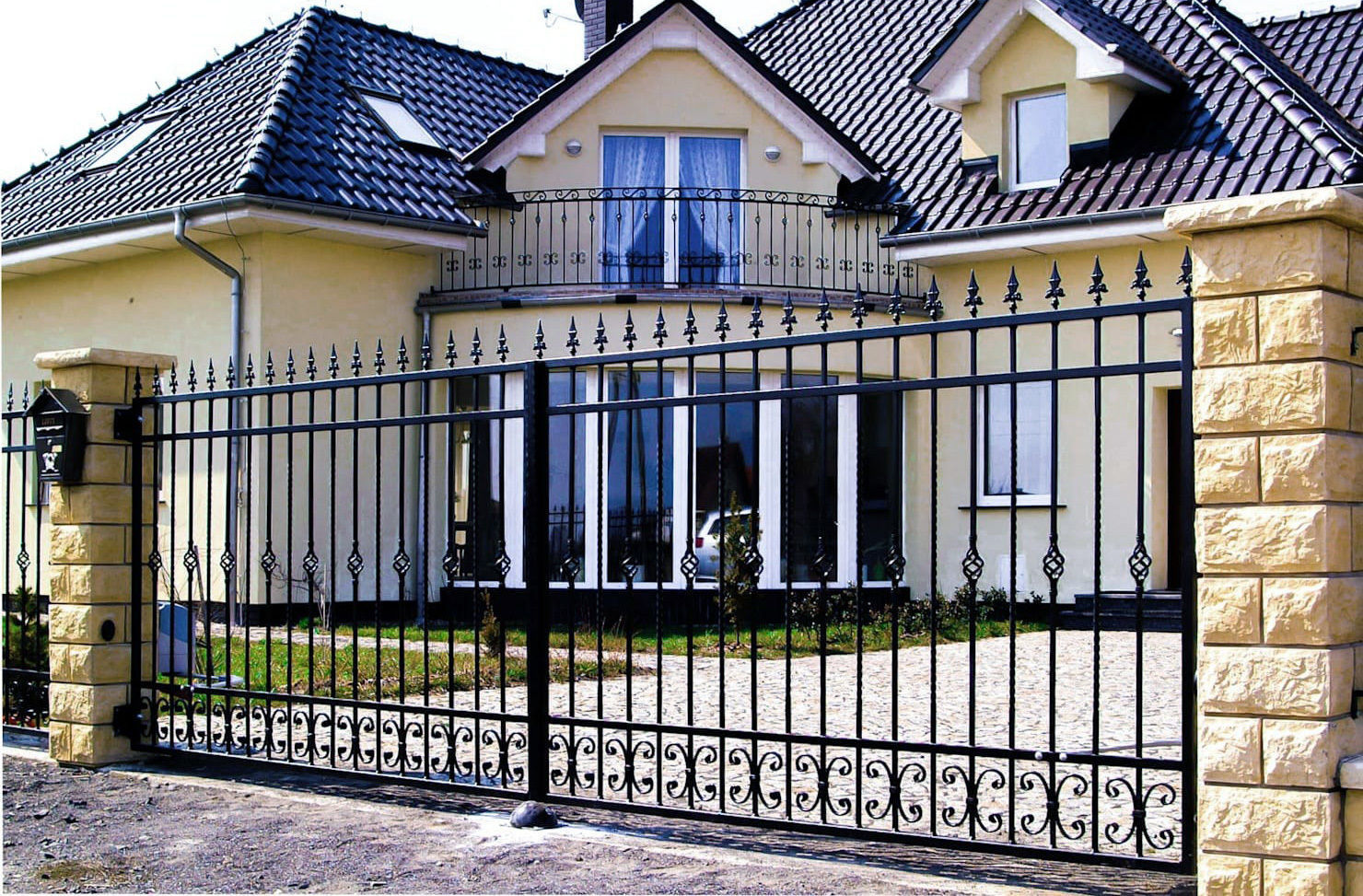 Entrance Driveway Iron Gates Fence 3D model_4