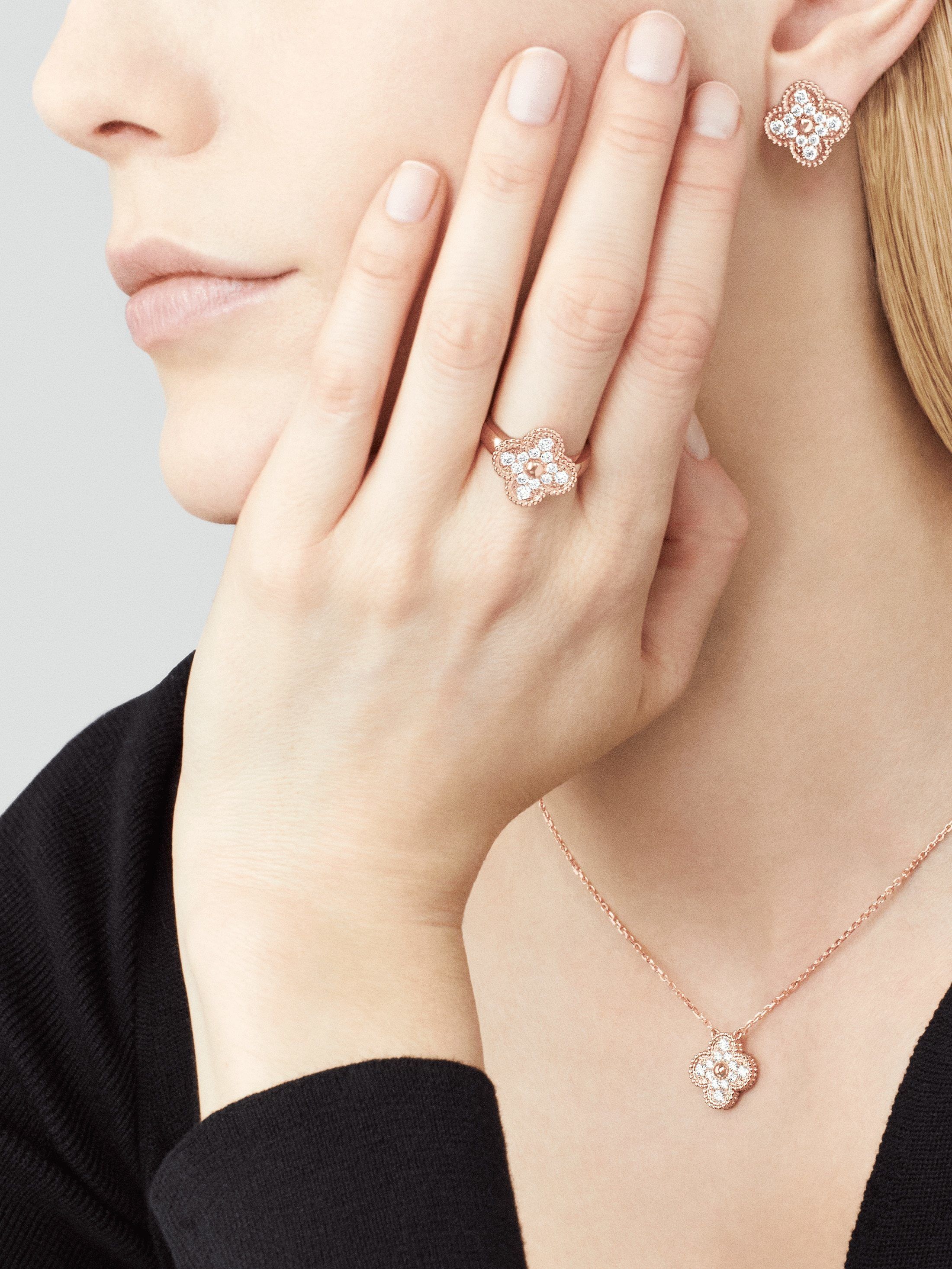 YD320 gold flower ring 3D print model_3