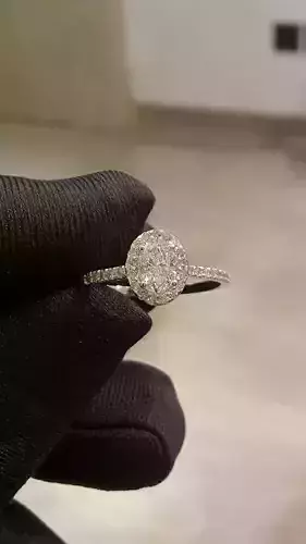 Halo solitaire with oval center stone  3D print model