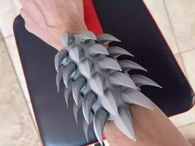 Flexible Spiked Bracer 3D print model