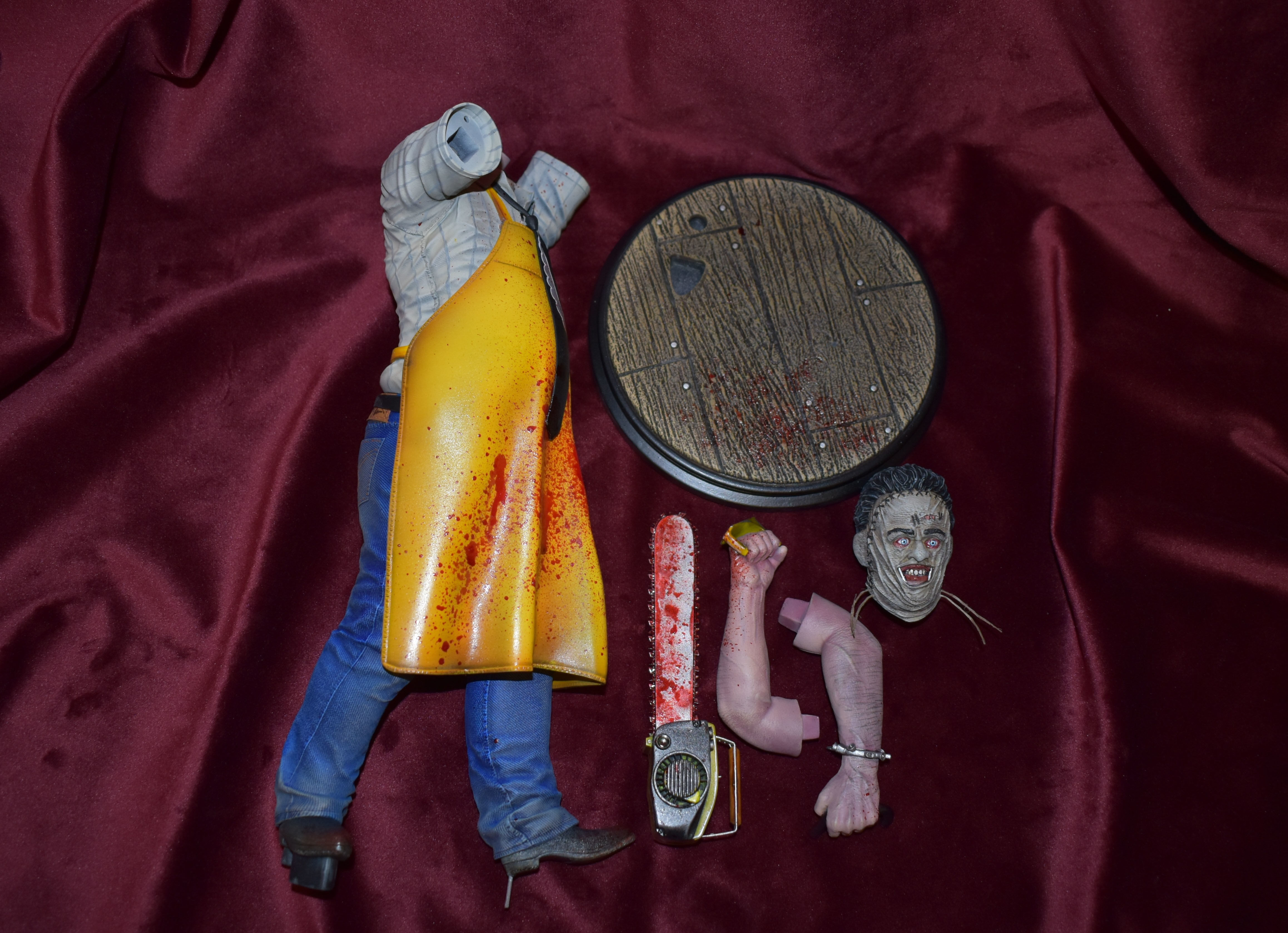 Leatherface statue  3D print model_19