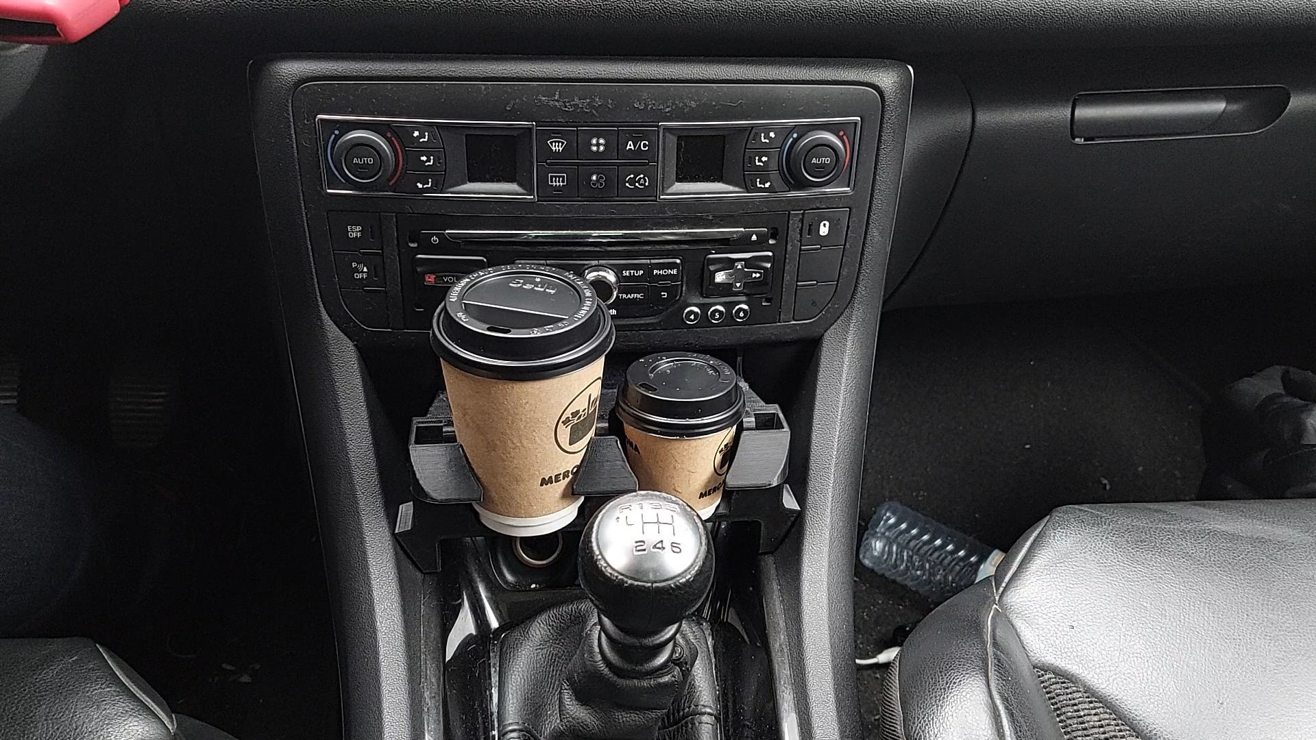 Double Cupholder-Phoneholder for Citroen C5 X7 3D print model_22