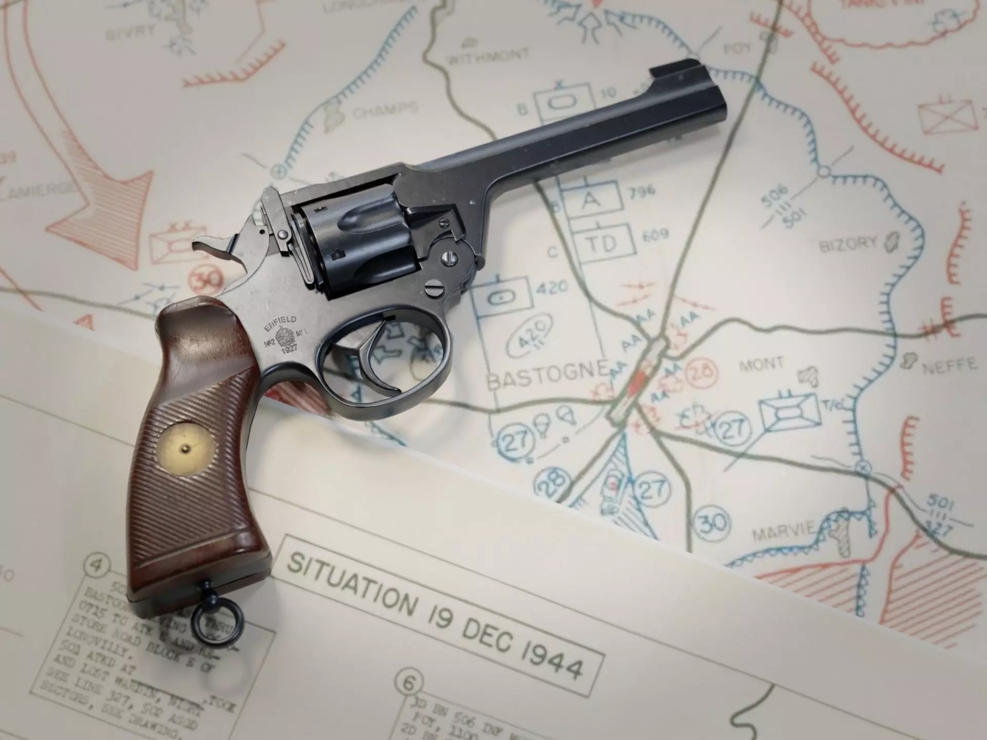 Enfield No 2 MkI Revolver - Game and VFX-Ready Low-poly 3D model_0