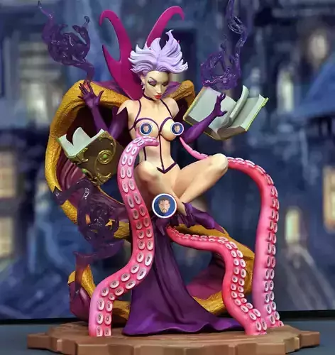 Doctor strange woman