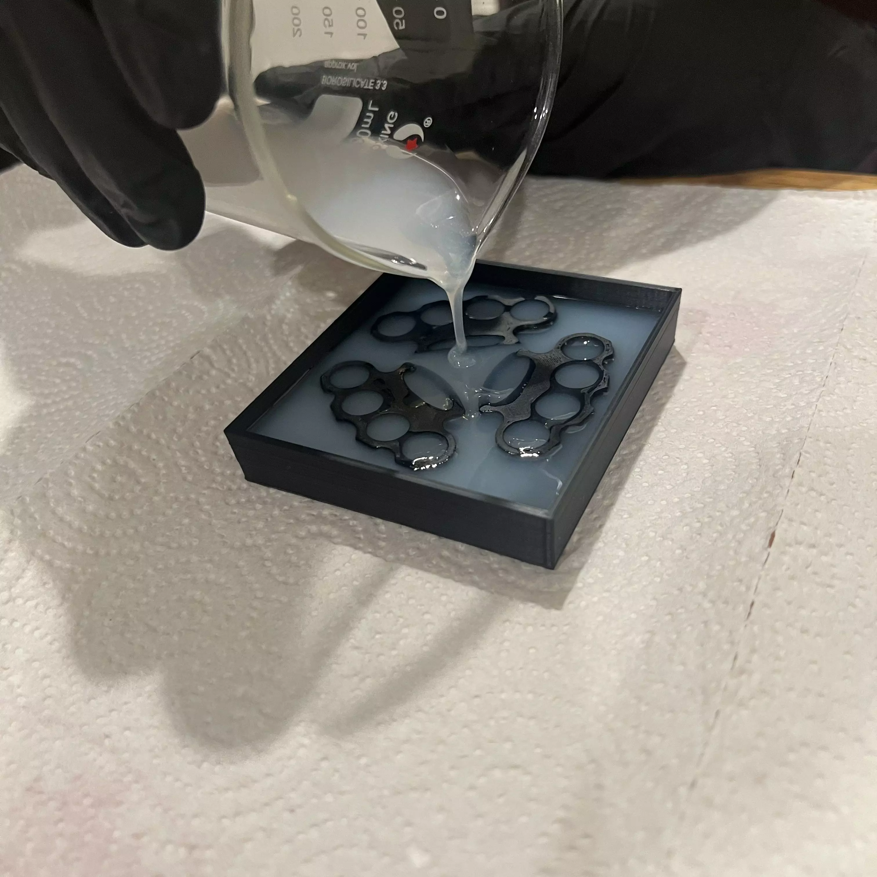 Brass Knuckles Ice Cube Mould 3D print model_0