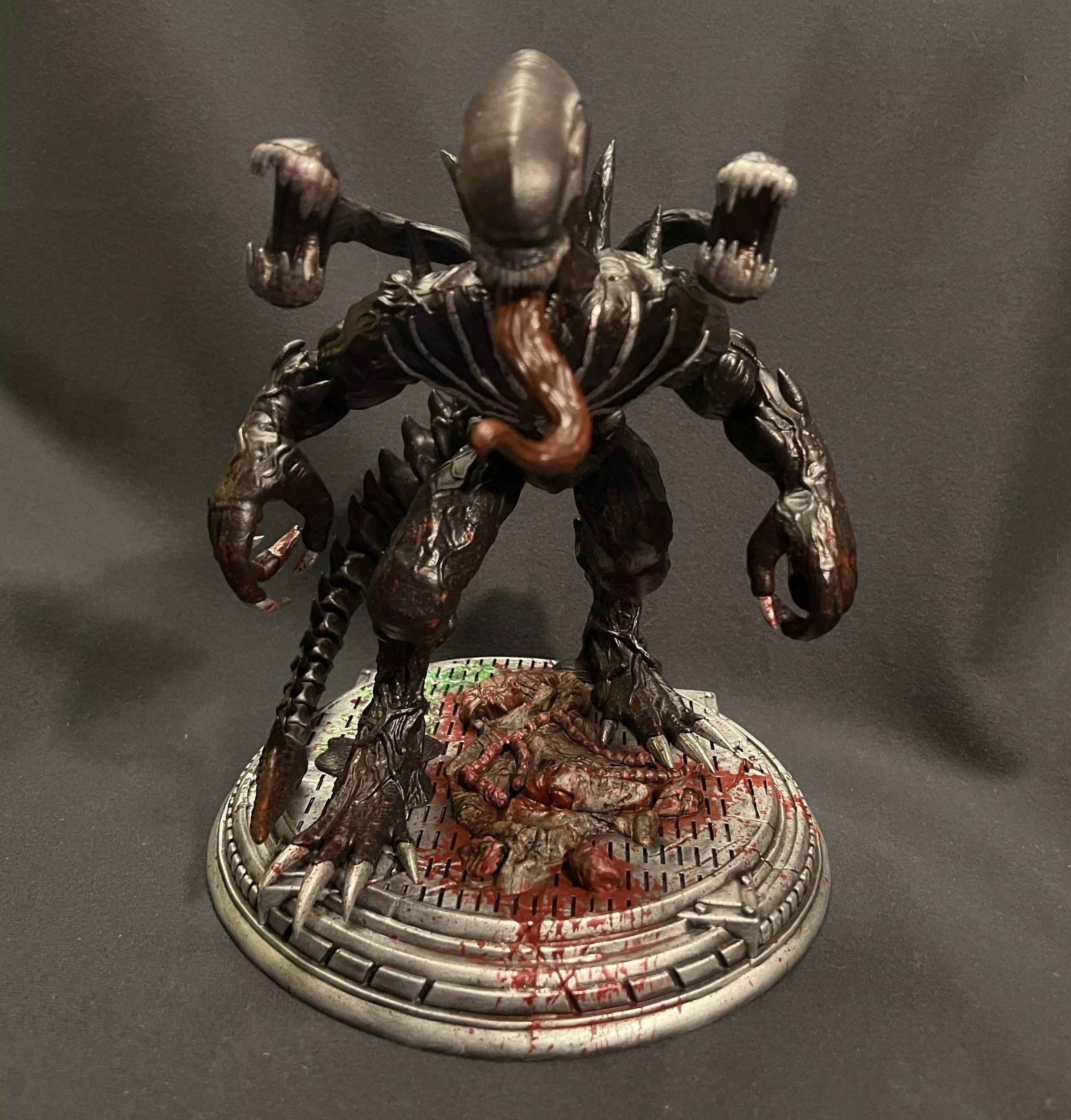 VENOMORPH alien statue Free 3D print model