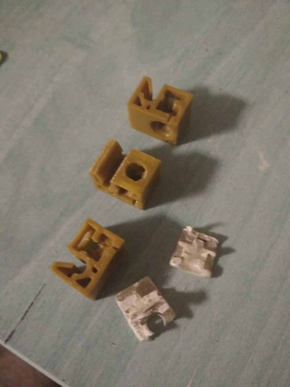 Mitsubishi Lancer MR129462 Brake Fluid Line Clip  3D print model_5