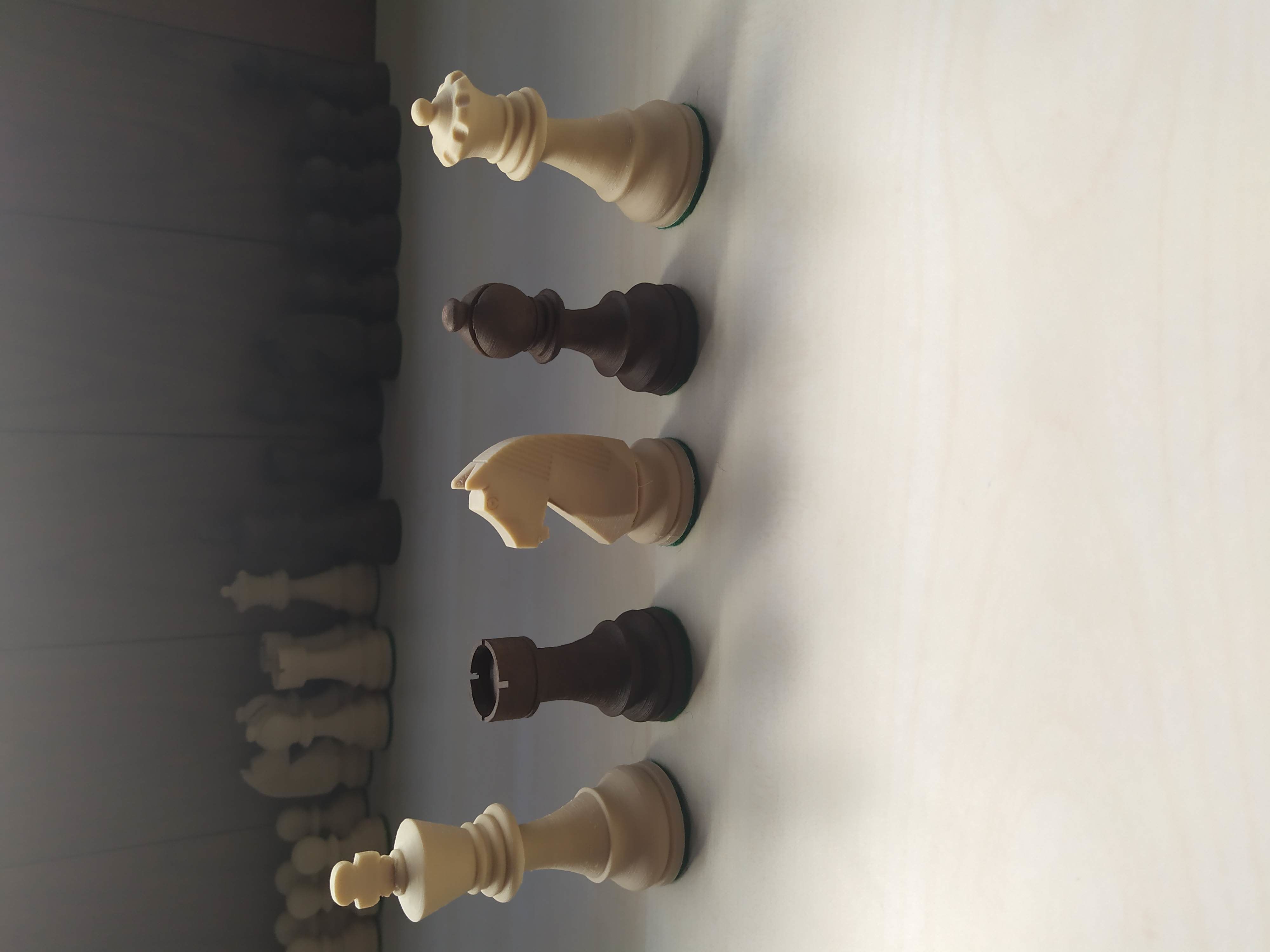 Weighted Staunton DGT Chess Set 3D print model_2