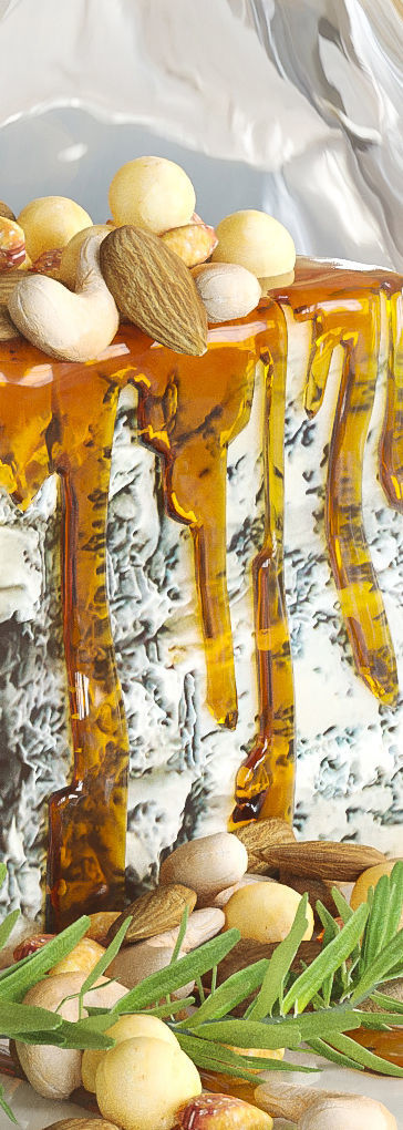 Tray with cheese and nuts 3D model_4