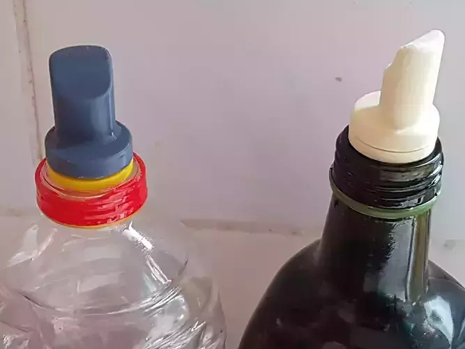 POURING FUNNEL FOR A BOTTLE OF OLIVE OIL