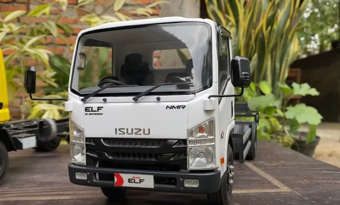 RC TRUCK KABIN ISUZU GIGA NMR 3D print model_7