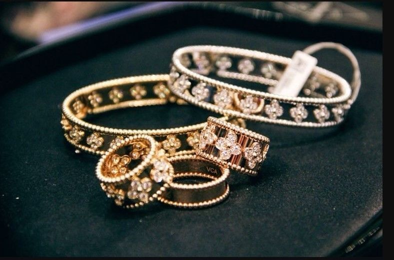 van clef bracelet ring design 3D print model_5