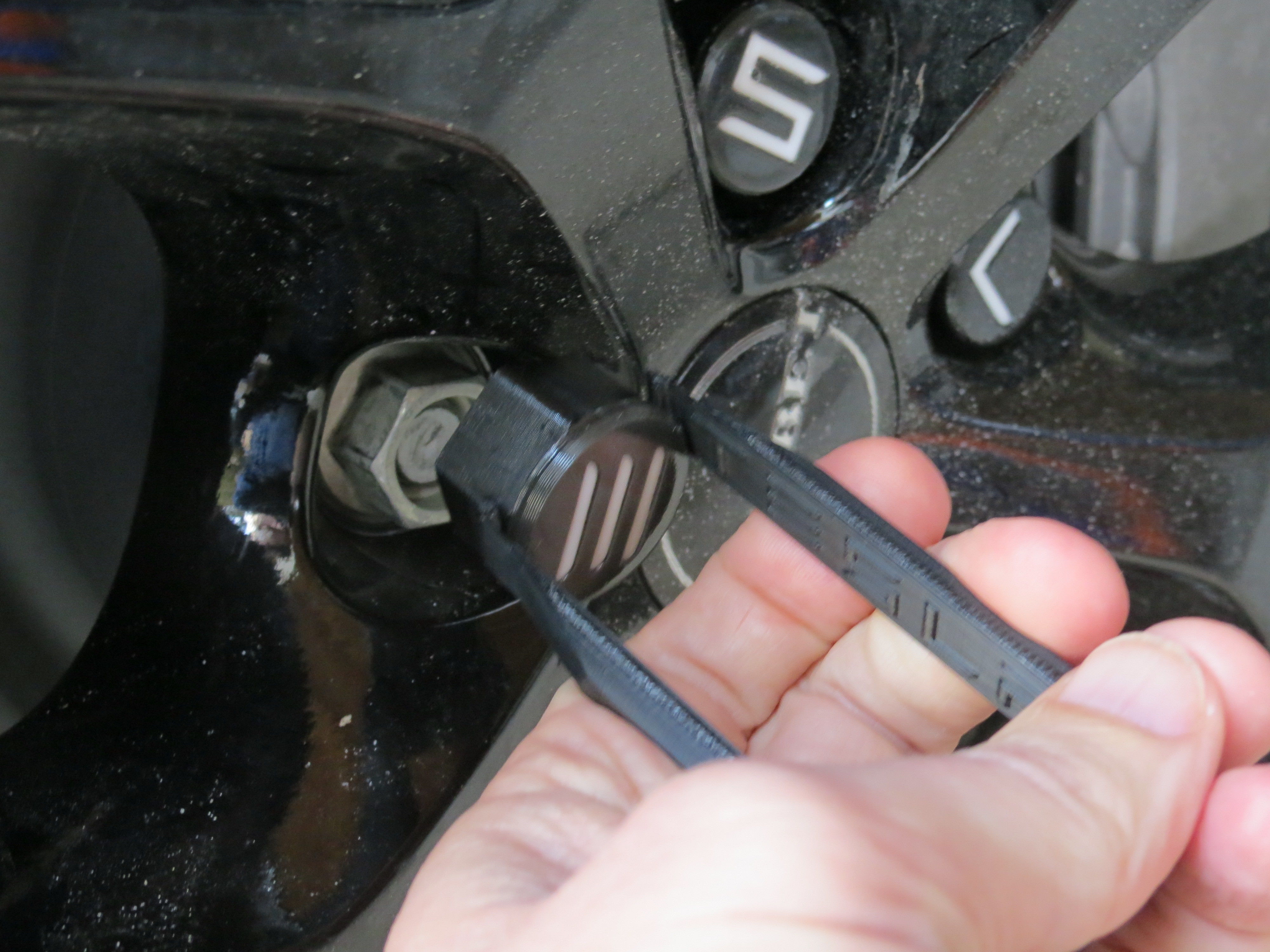 mjs2302 Tesla lug nut covers 3D print kit 3D print model_10