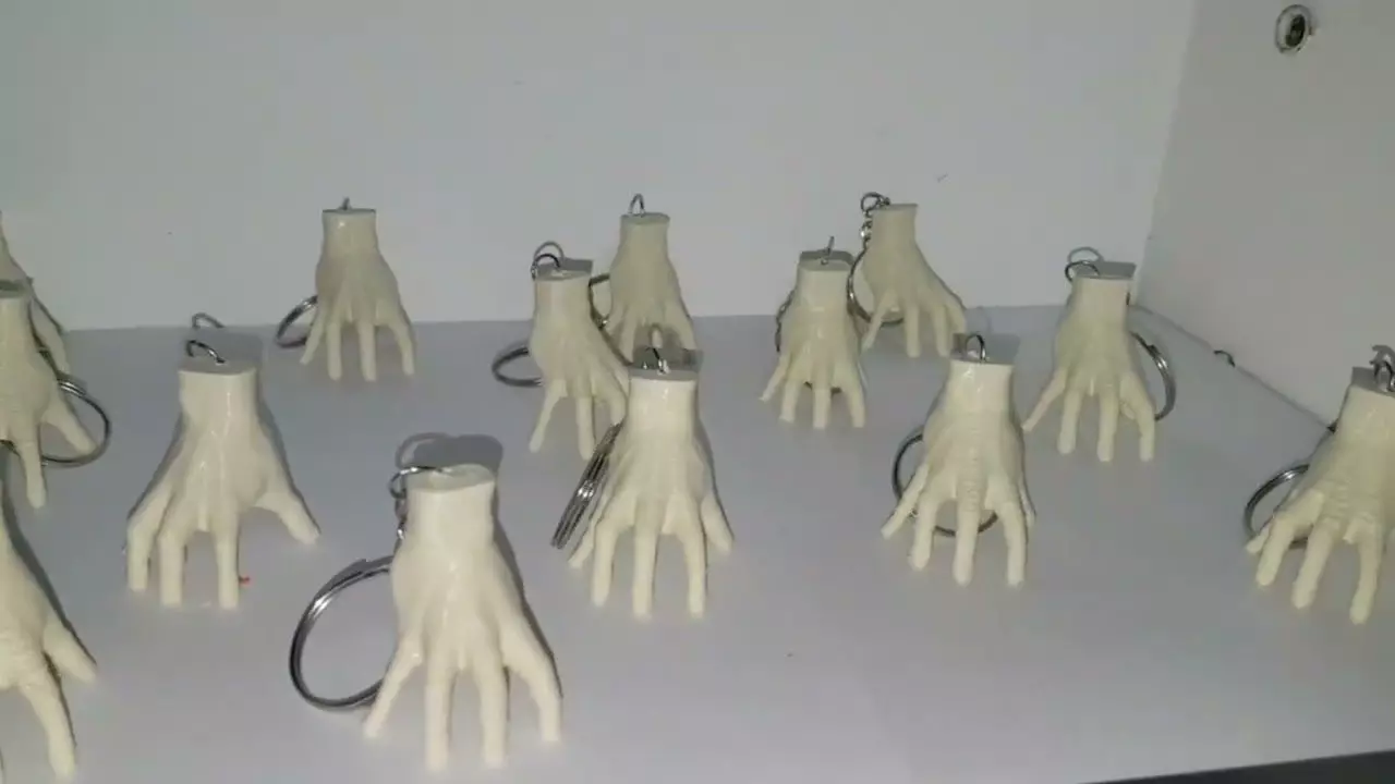 fingers hand of wednesday 3D print model_0
