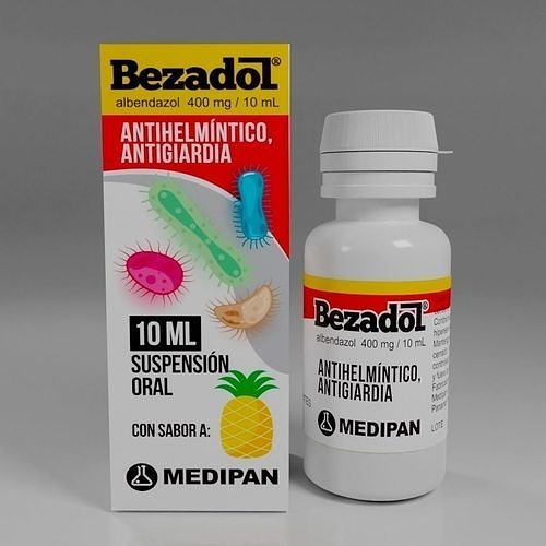 caja y botella Free 3D model