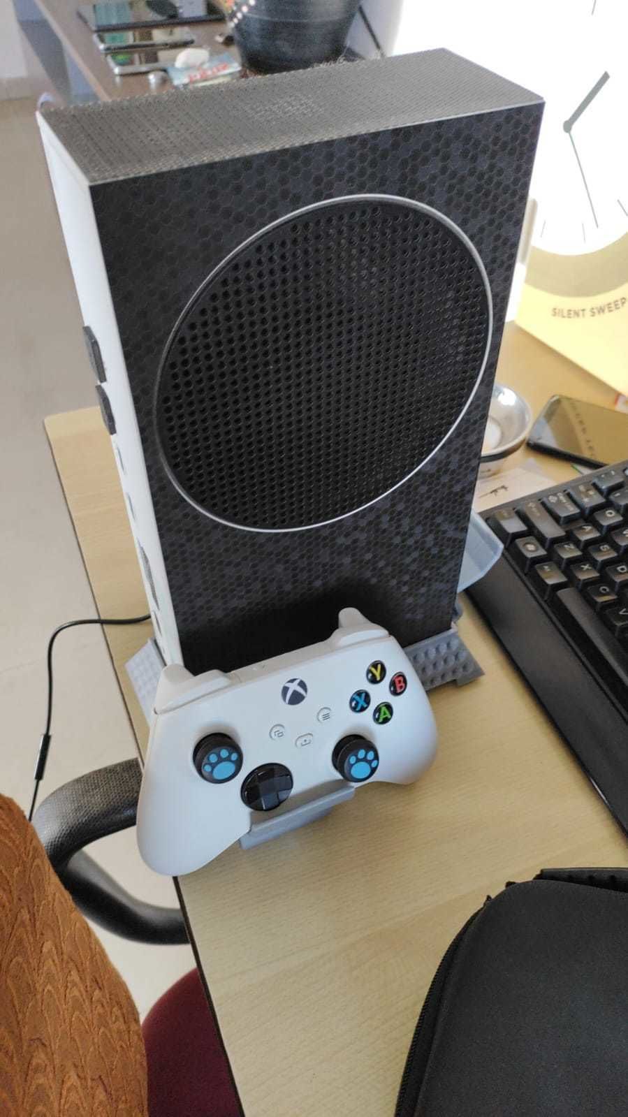 X Box S controller stand 3D print model_2