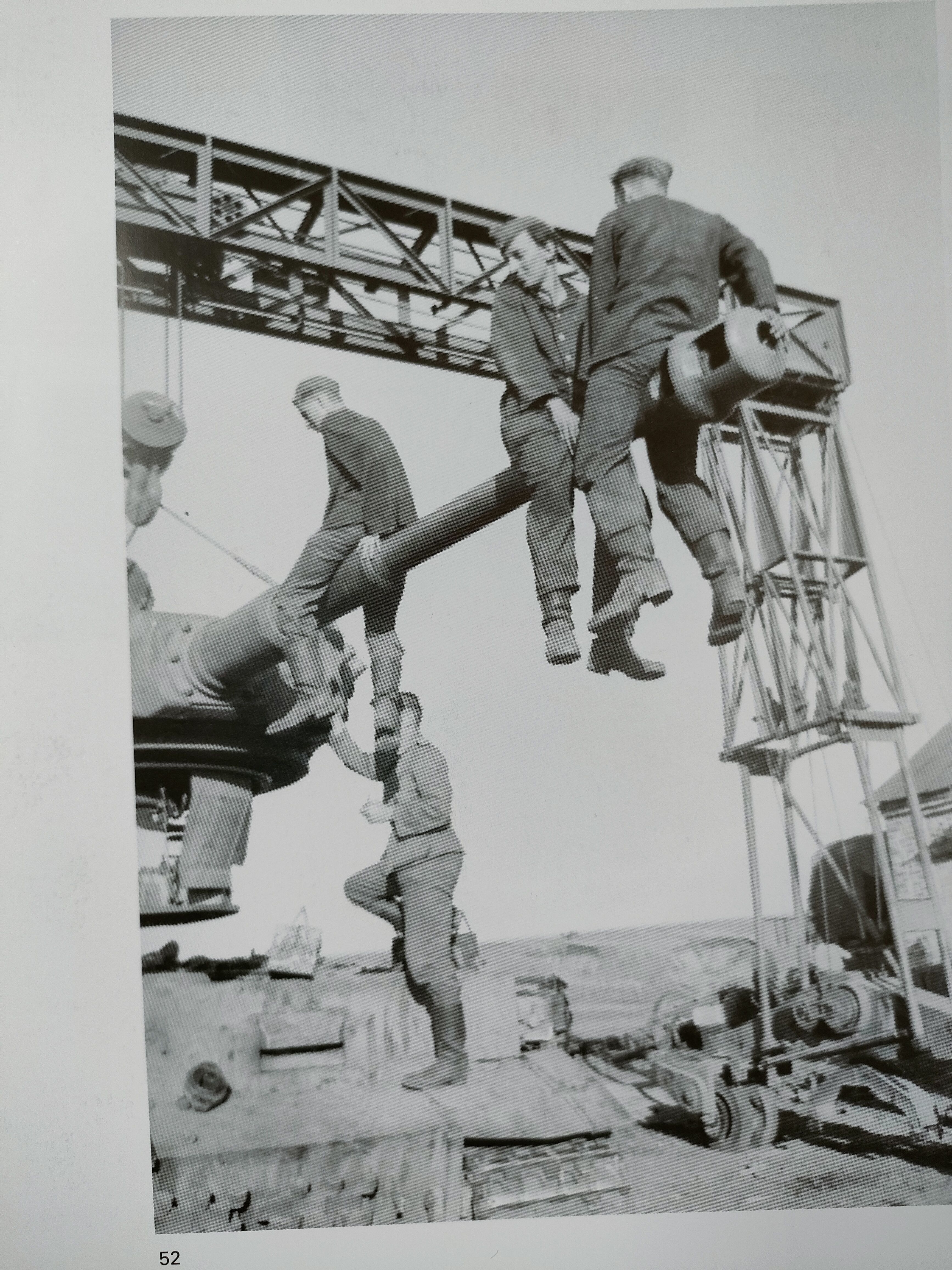 german mechanics pose 3 3D print model_1