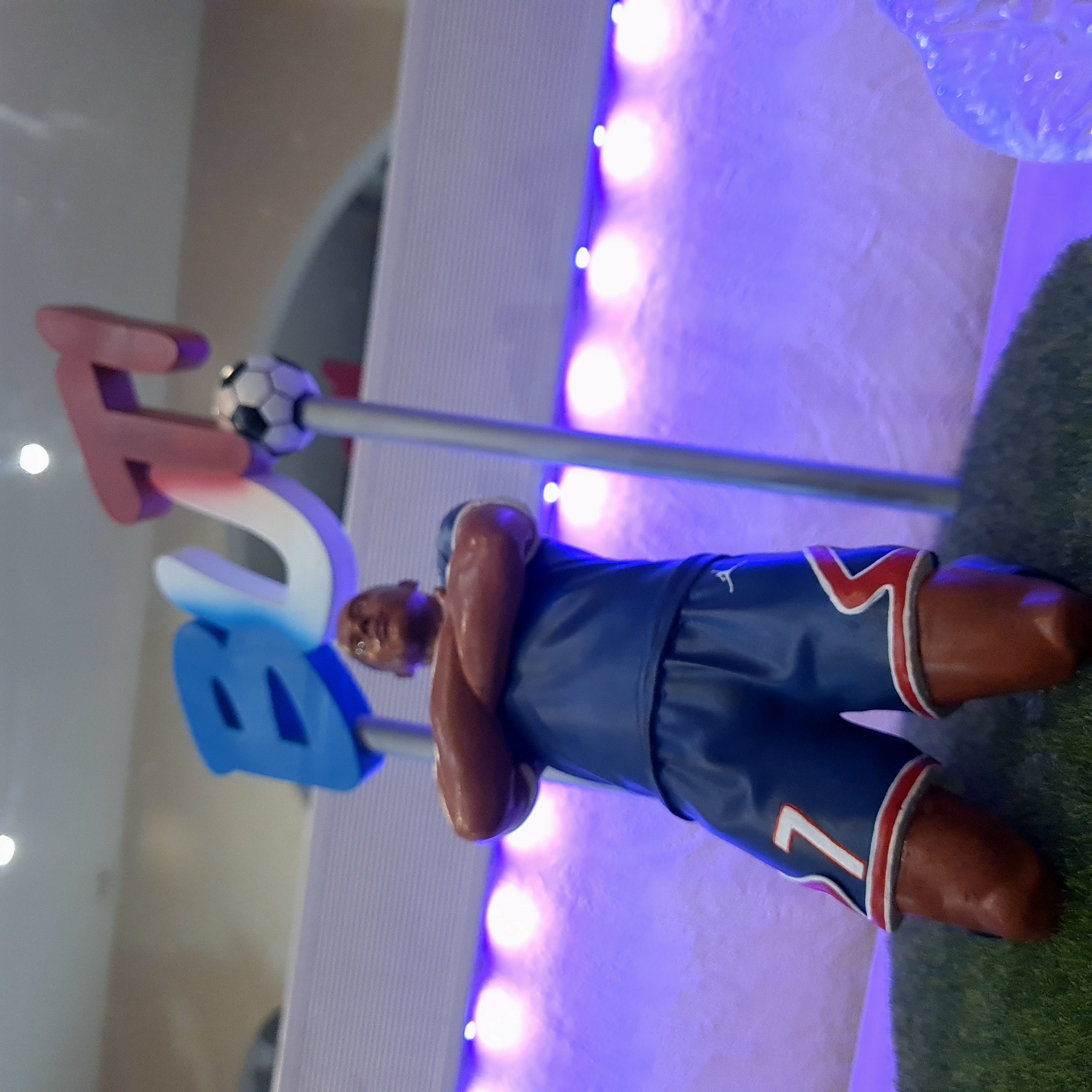 Footballeur Kylian Mbappe 3D print model_28