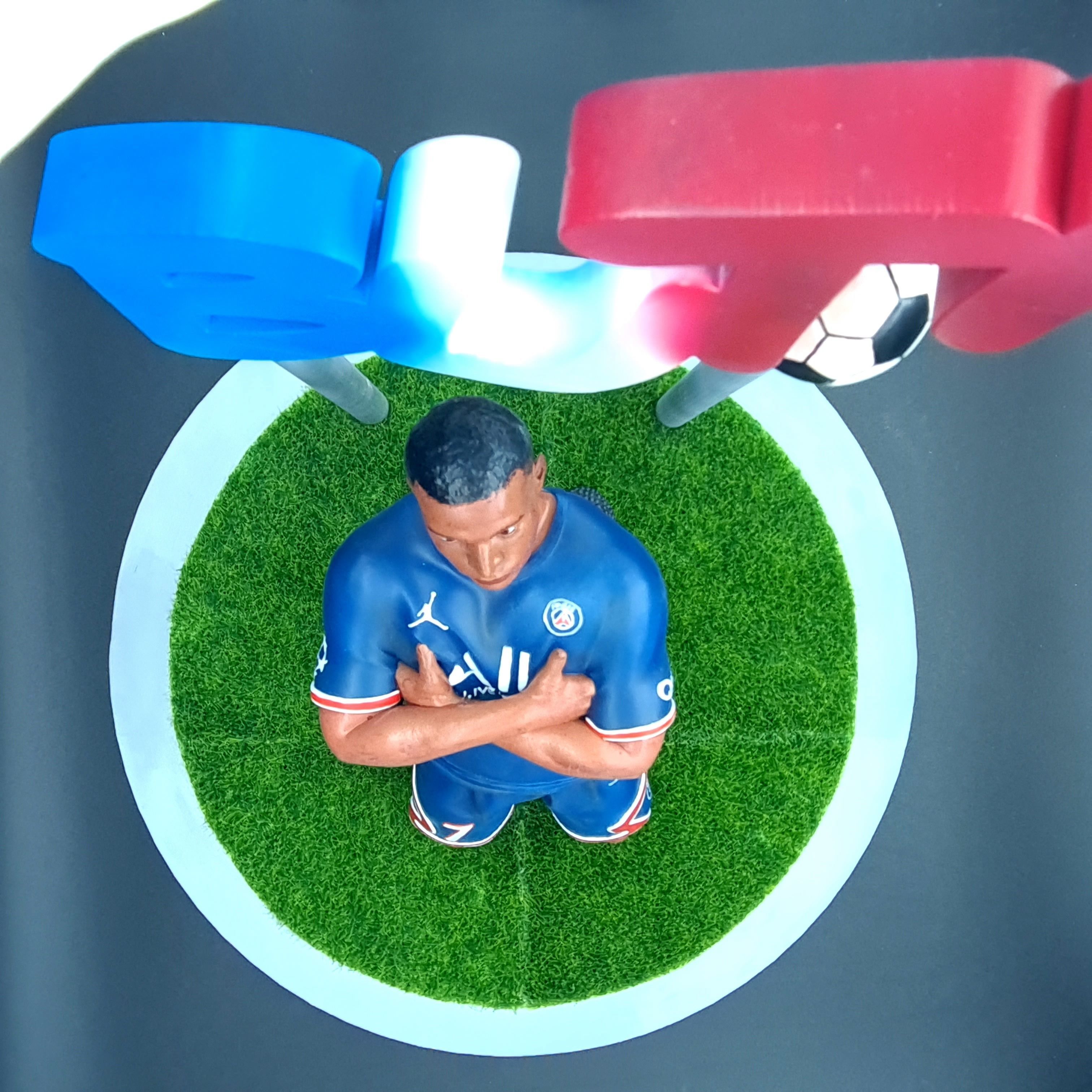 Footballeur Kylian Mbappe 3D print model_12