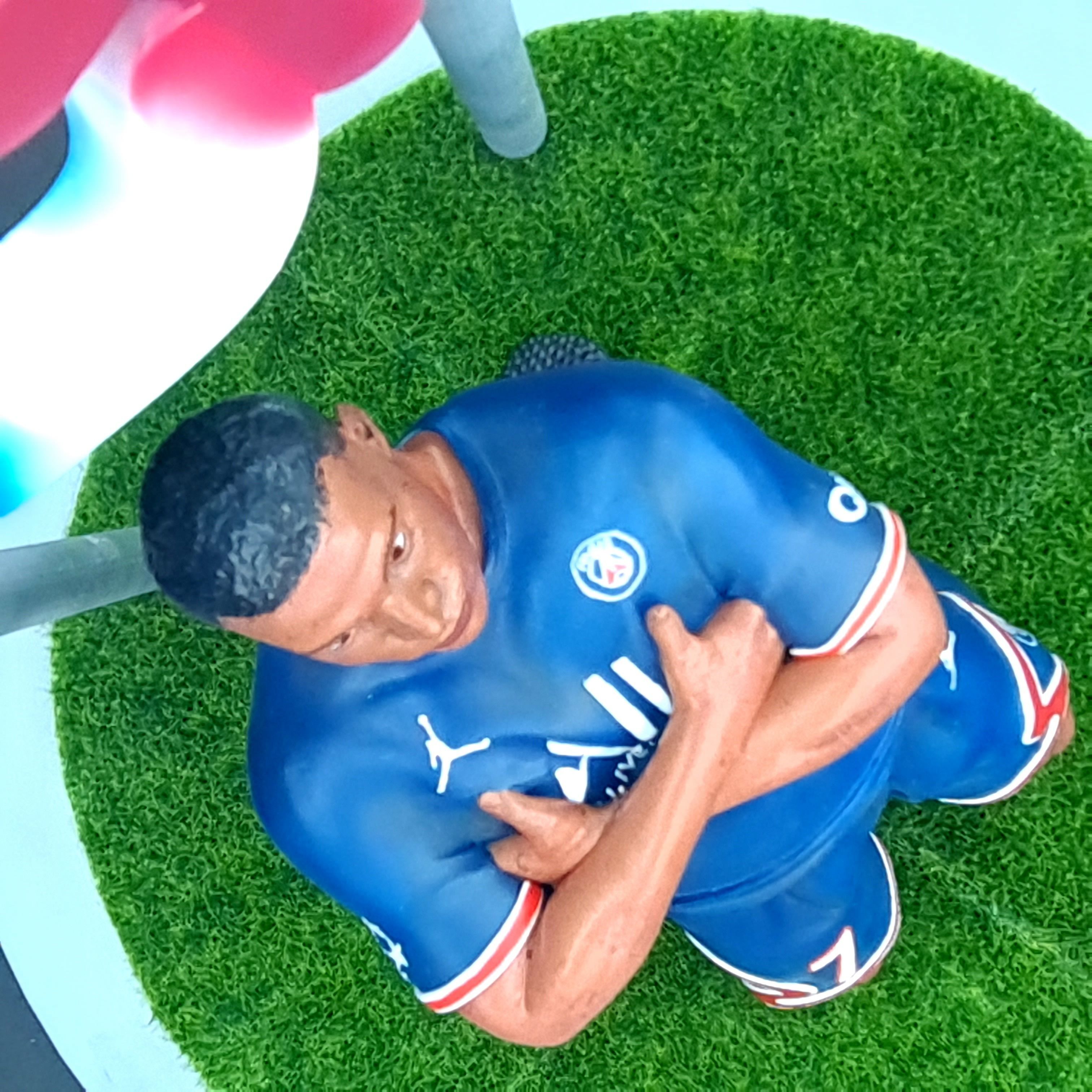 Footballeur Kylian Mbappe 3D print model_18
