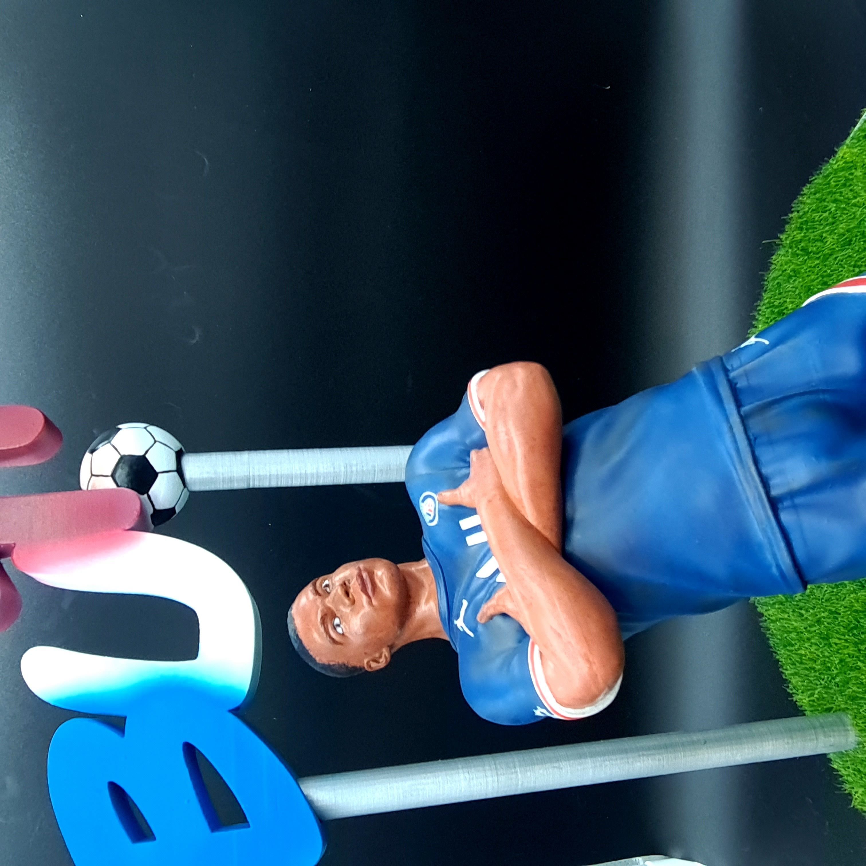 Footballeur Kylian Mbappe 3D print model_8
