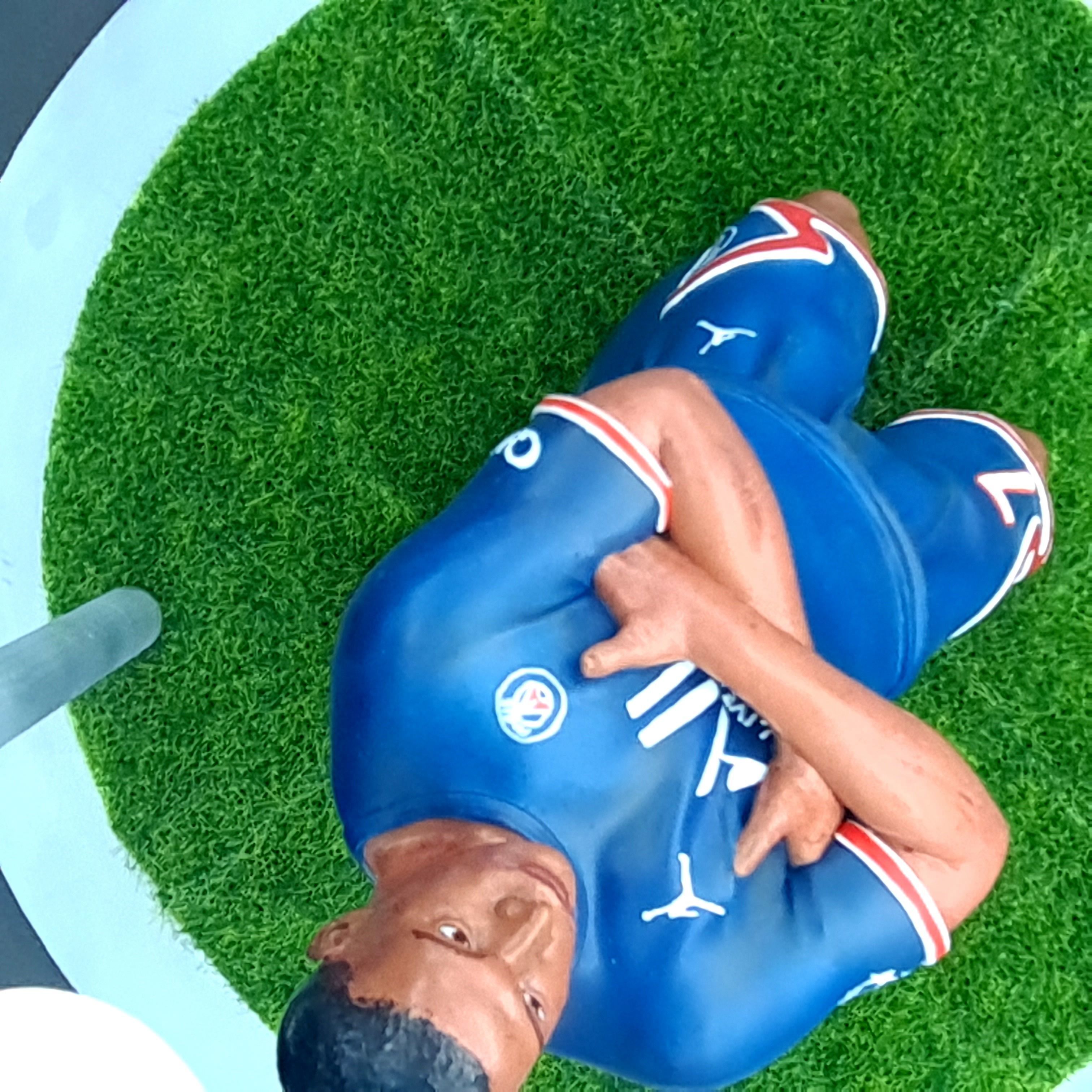 Footballeur Kylian Mbappe 3D print model_14