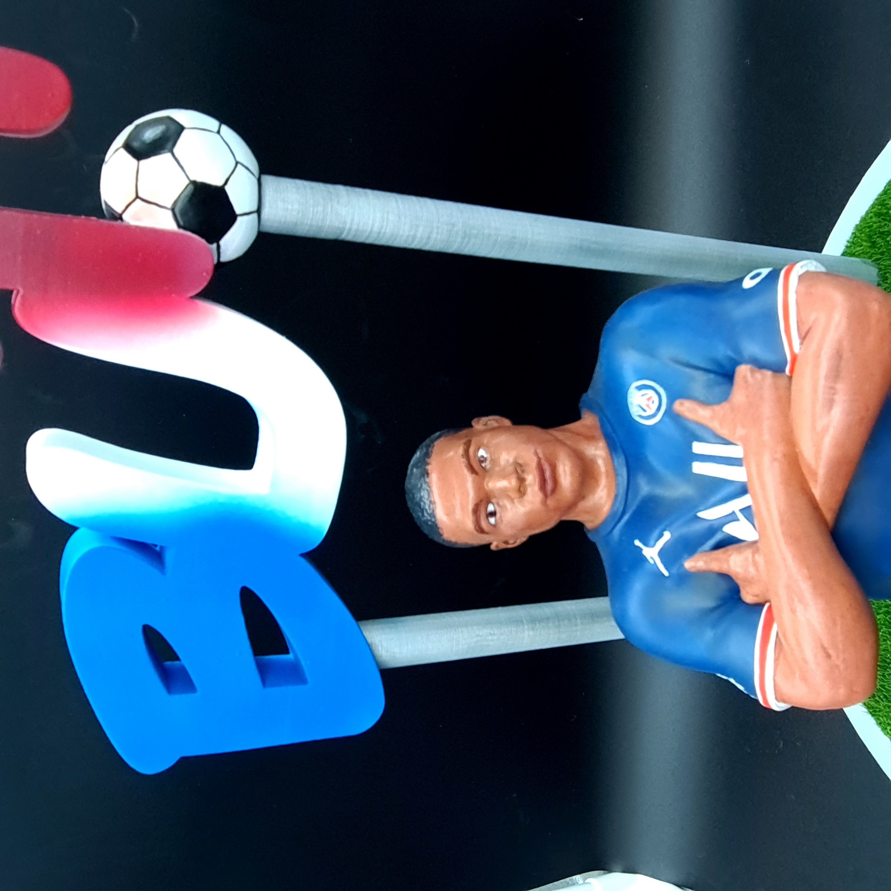 Footballeur Kylian Mbappe 3D print model_9