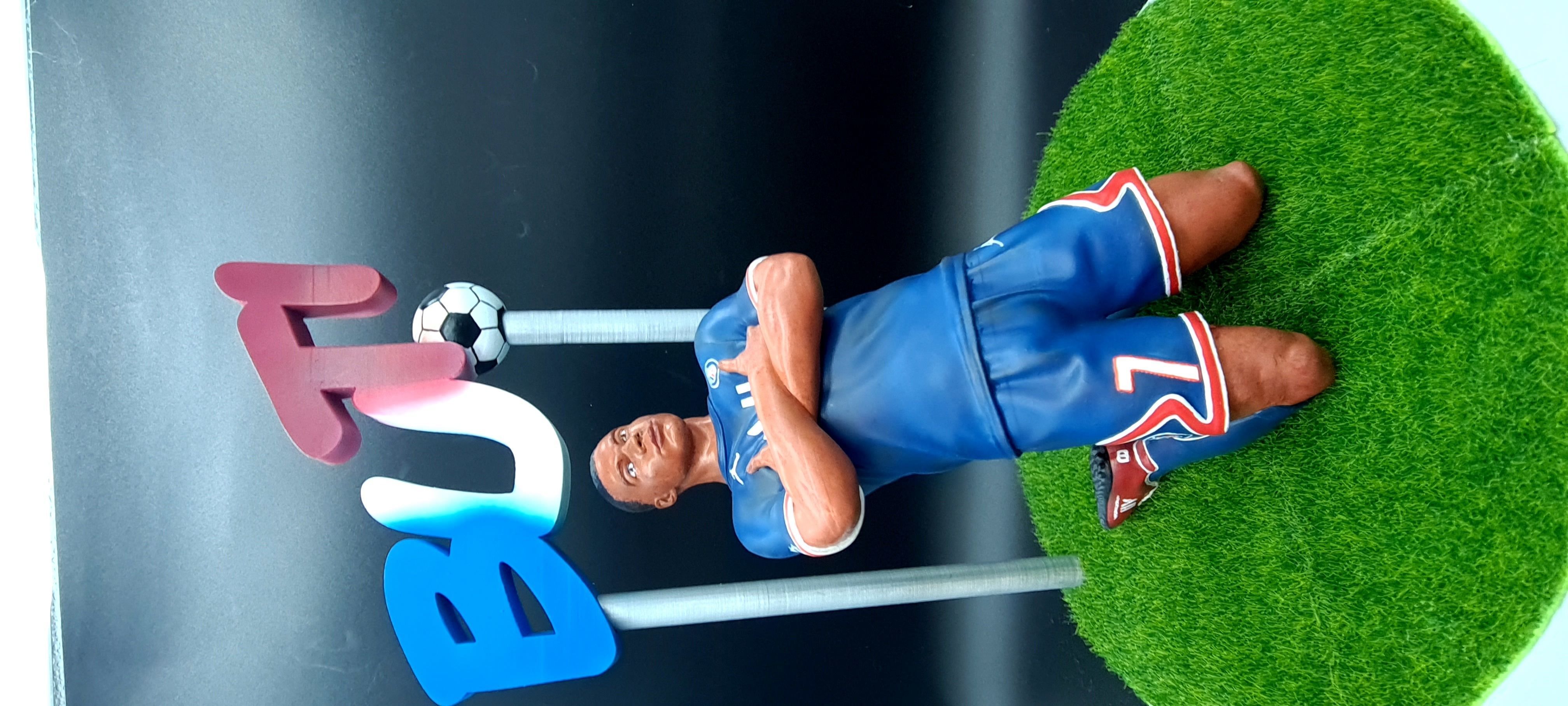 Footballeur Kylian Mbappe 3D print model_5