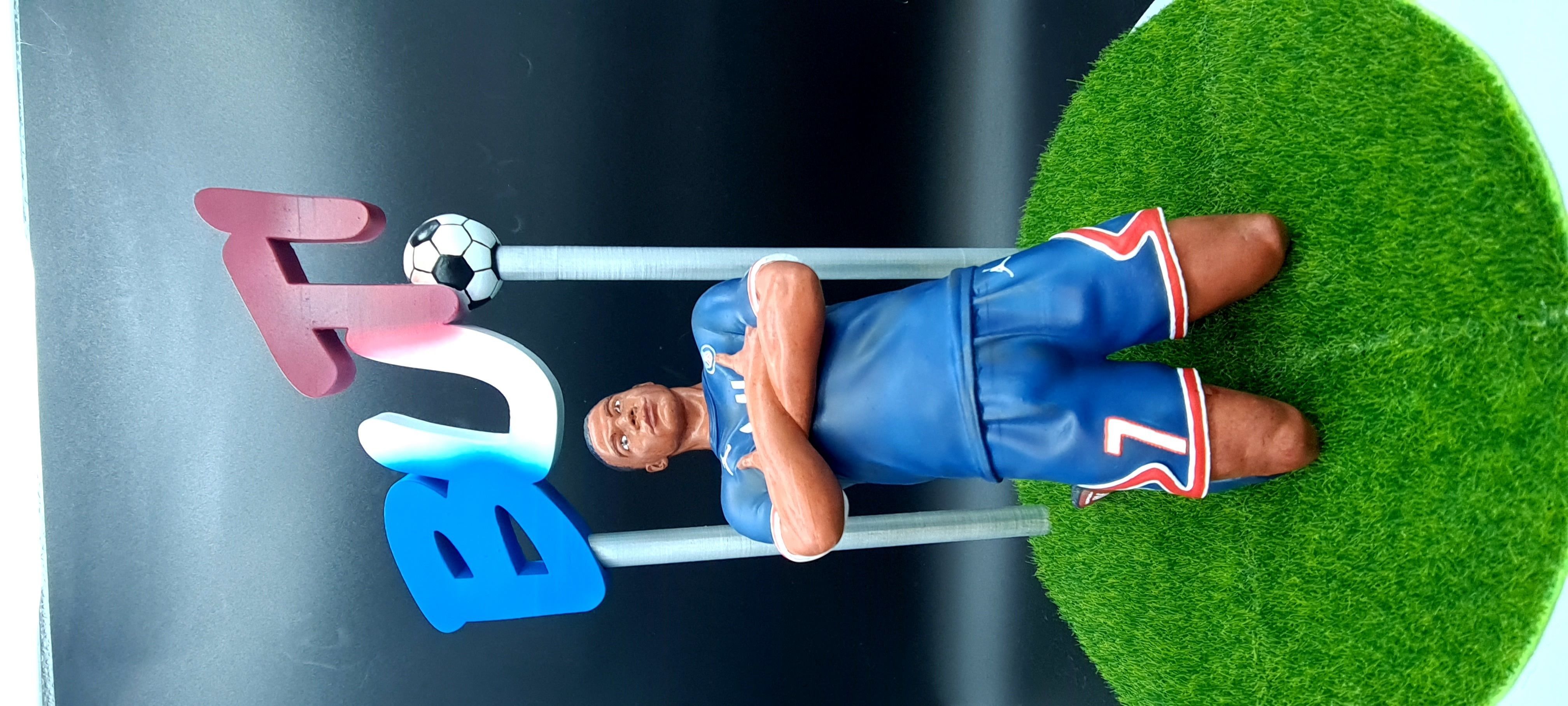 Footballeur Kylian Mbappe 3D print model_6